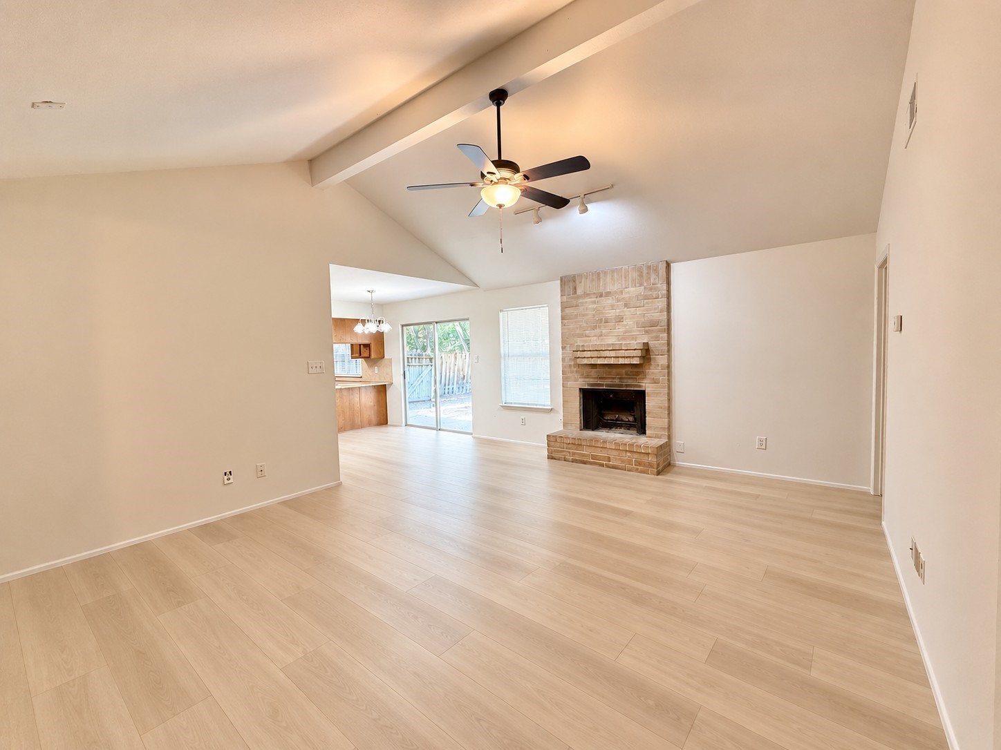 16 Rock Pine Court Property Photo 7