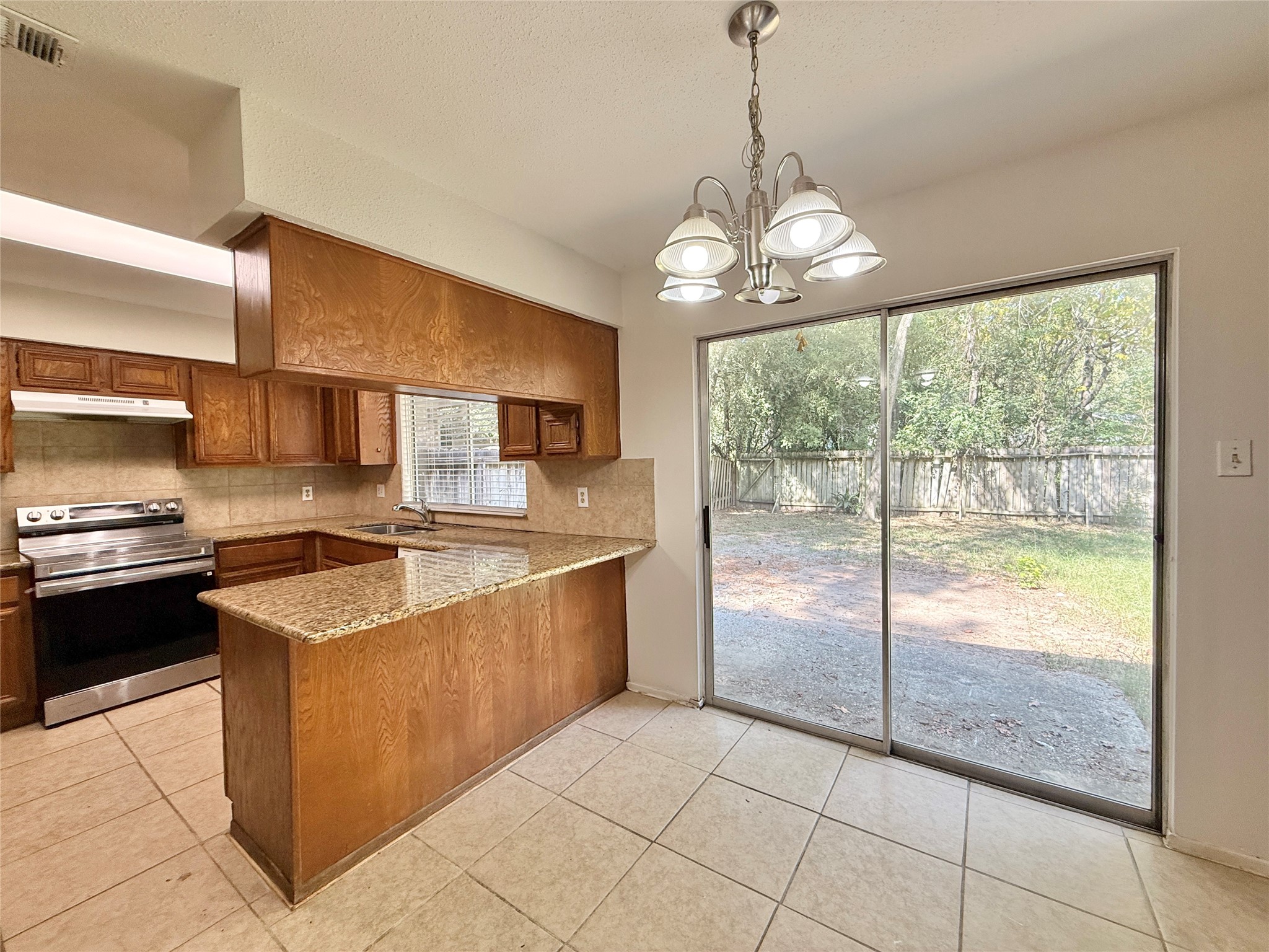 16 Rock Pine Court Property Photo 8