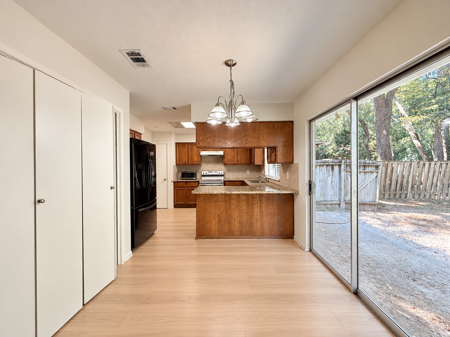 16 Rock Pine Court Property Photo 9