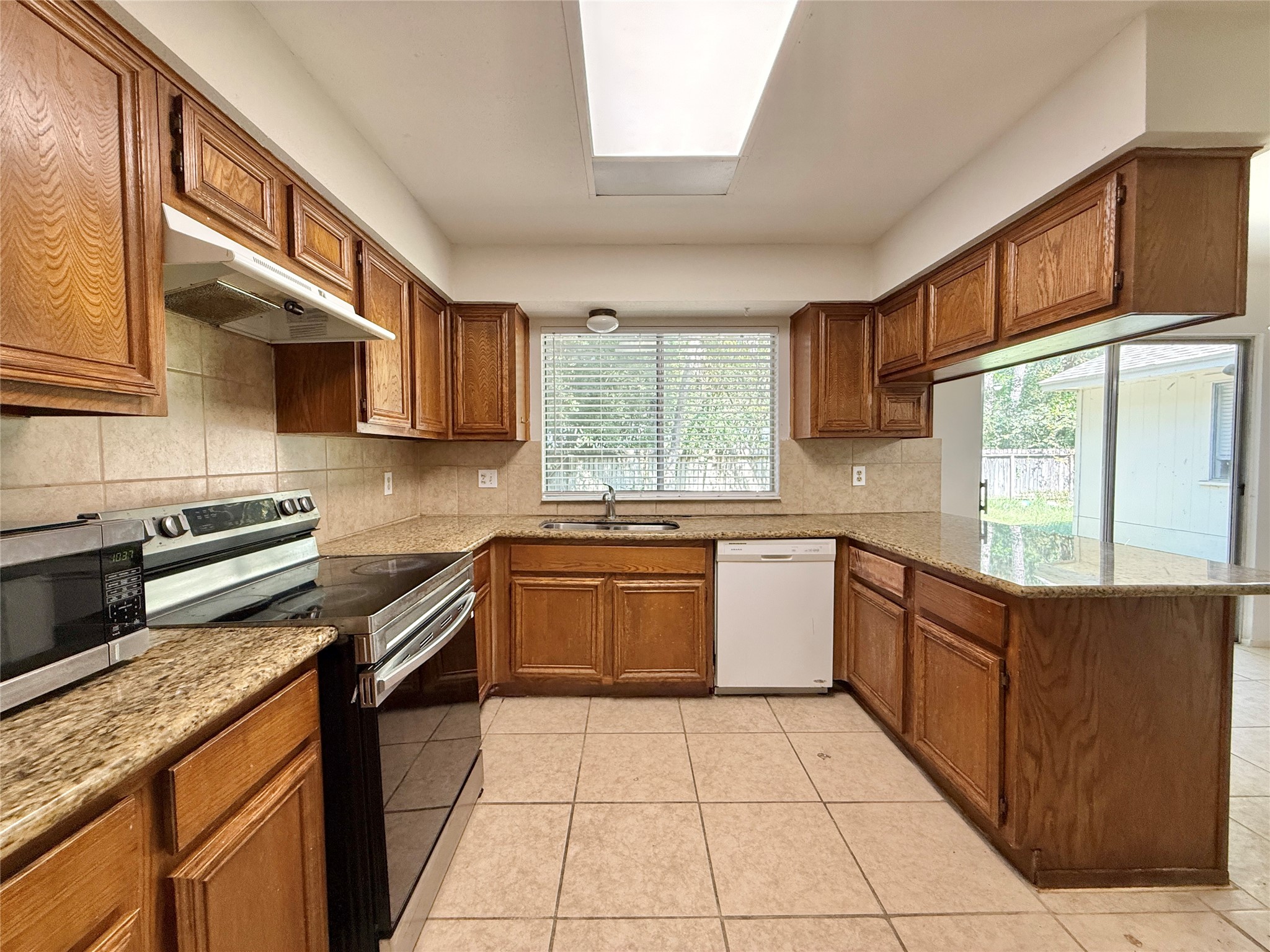 16 Rock Pine Court Property Photo 11