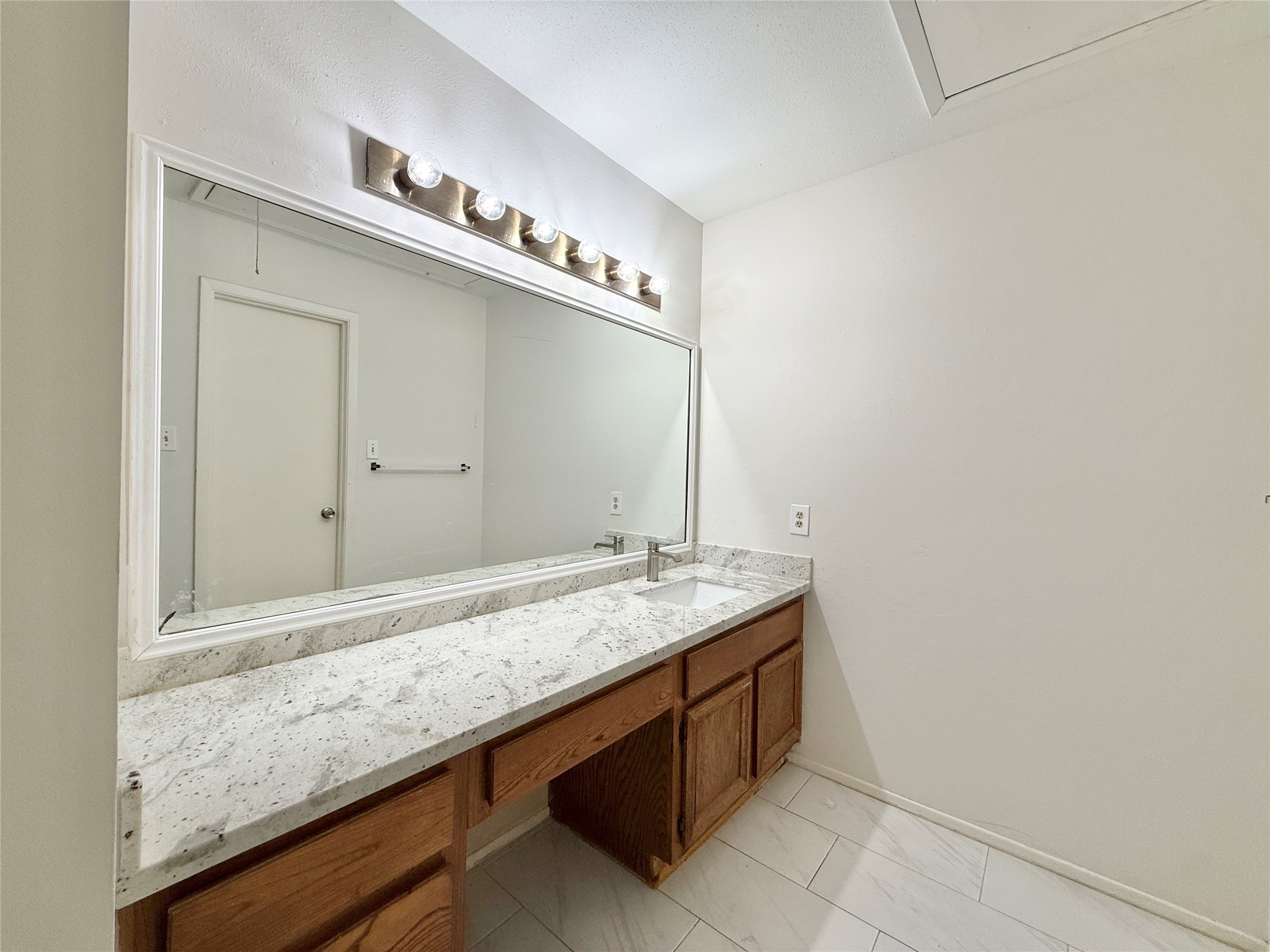 16 Rock Pine Court Property Photo 27