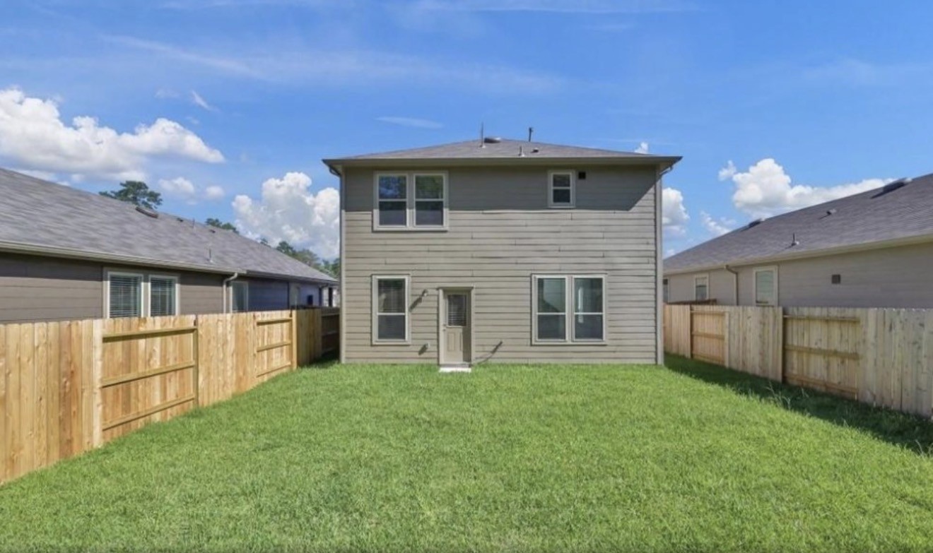 10573 Pineland Drive Property Photo 6