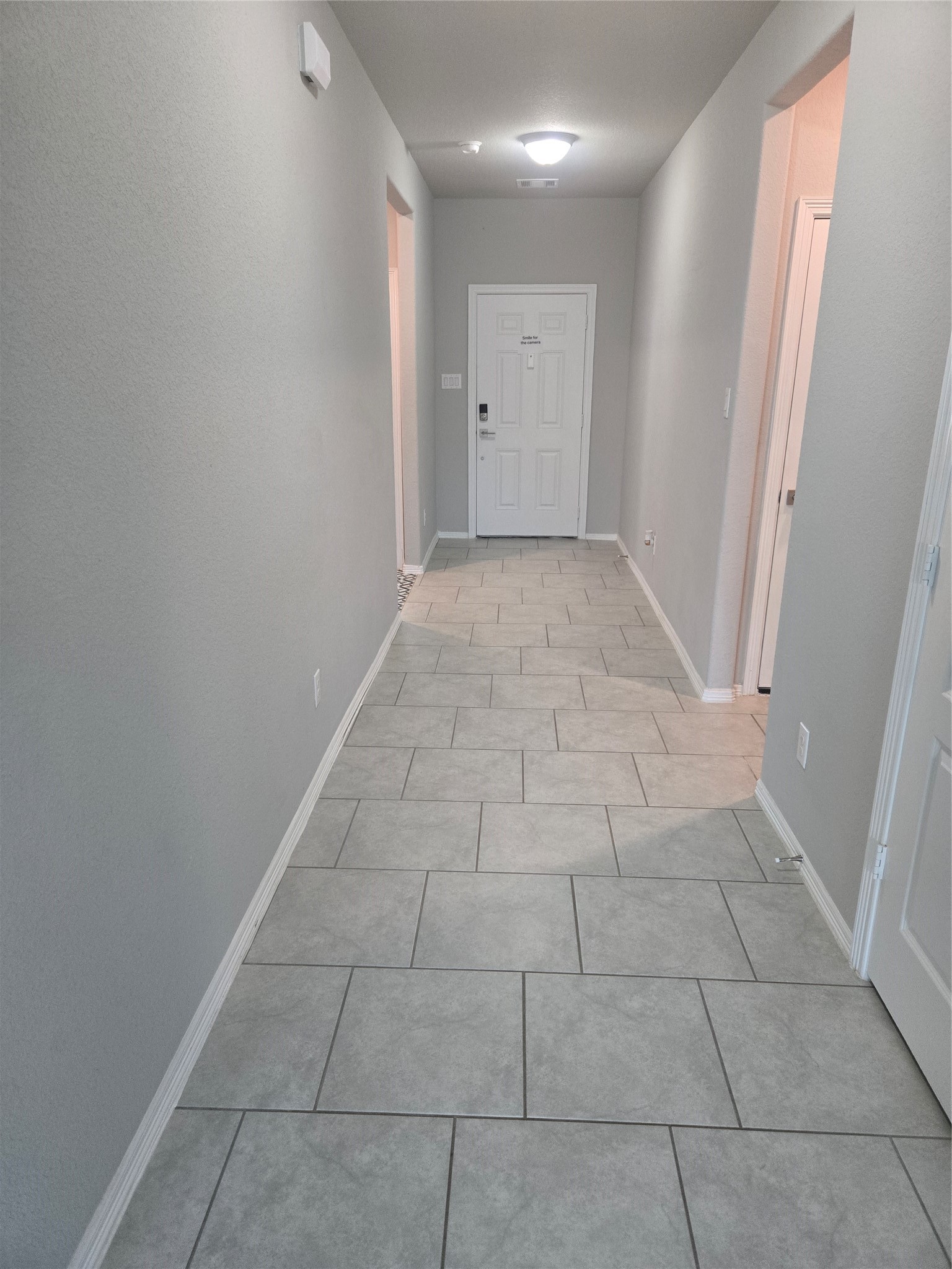 40204 S Hill Pass Property Photo 3