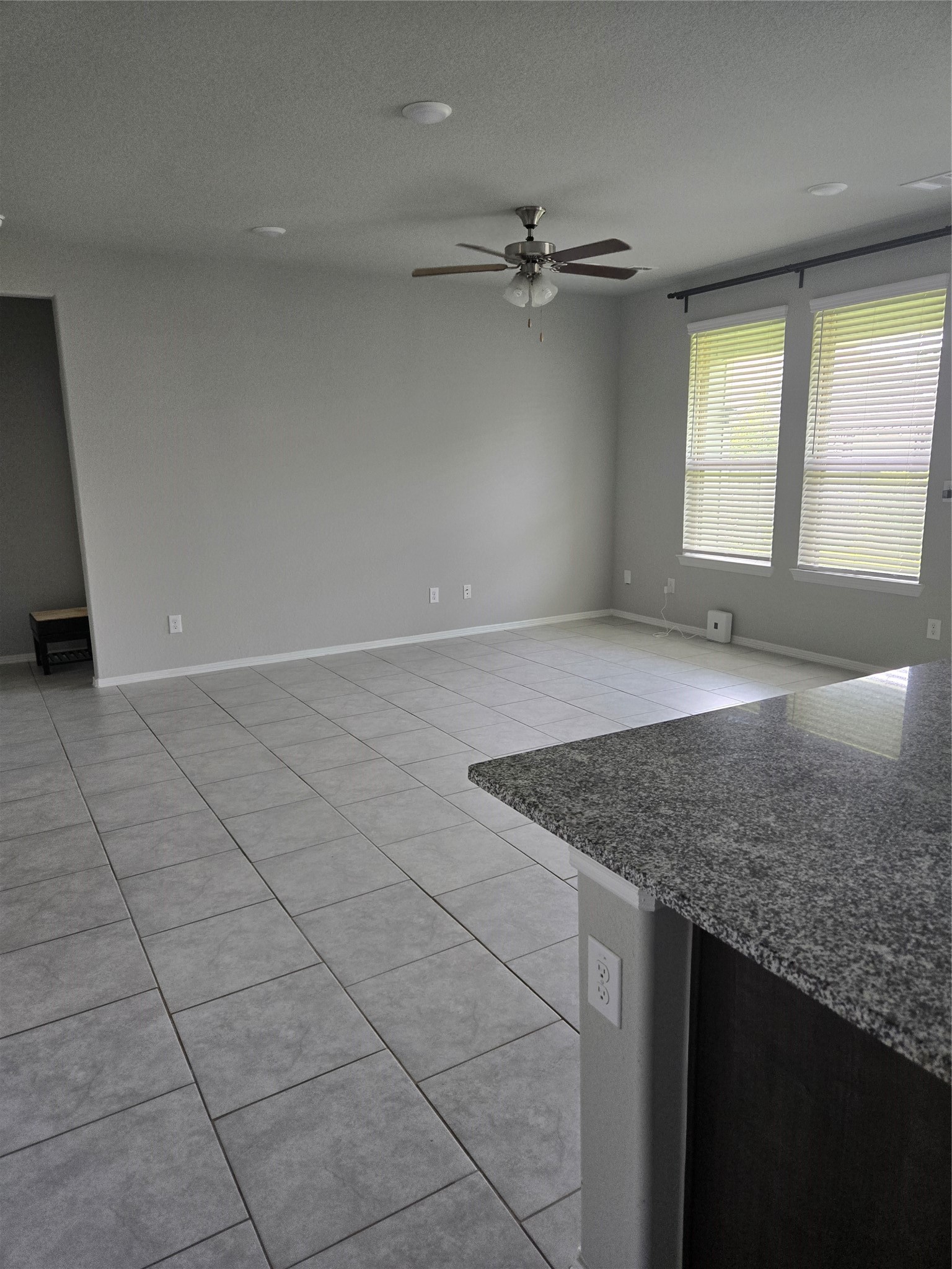 40204 S Hill Pass Property Photo 5