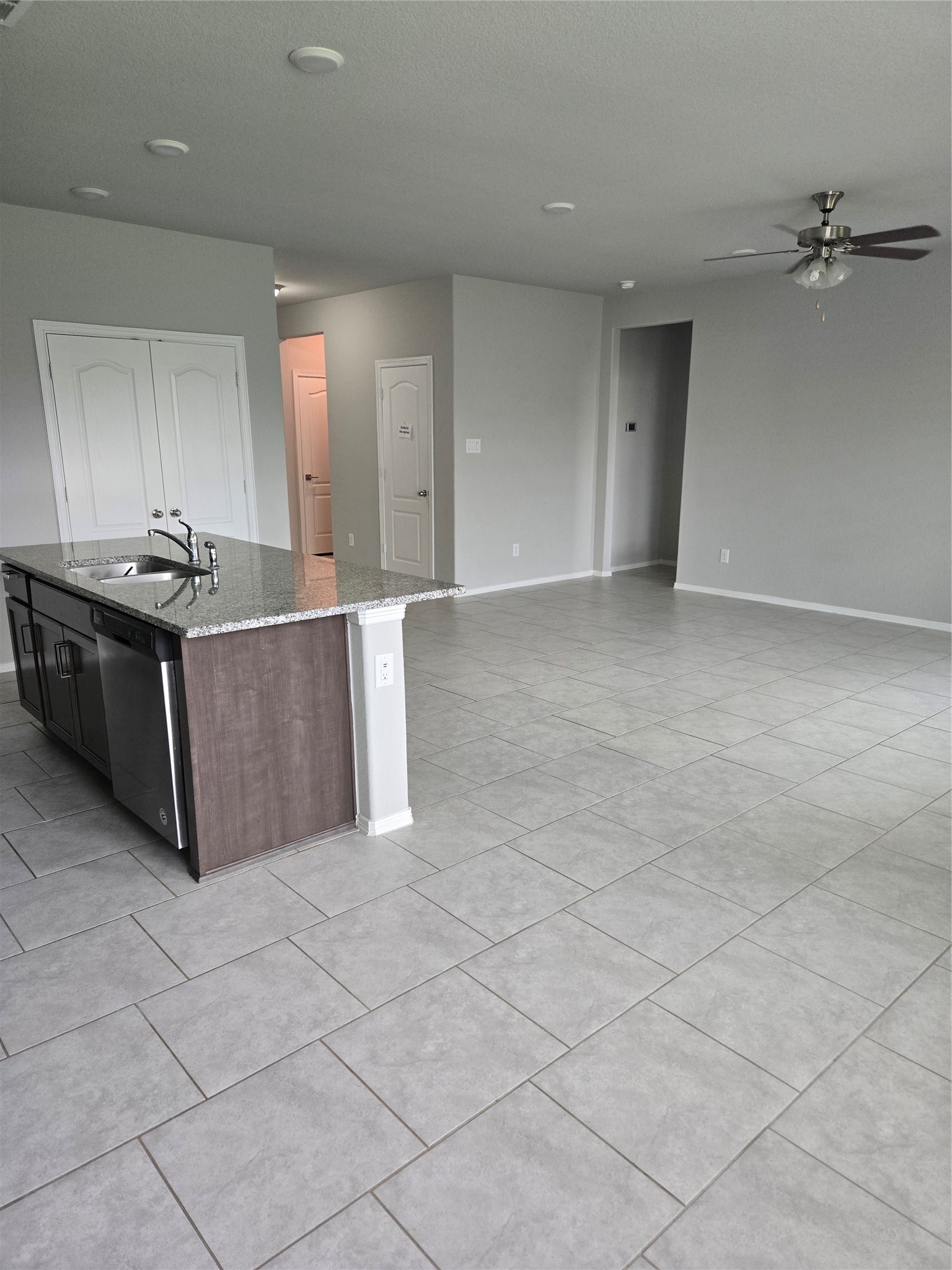 40204 S Hill Pass Property Photo 6
