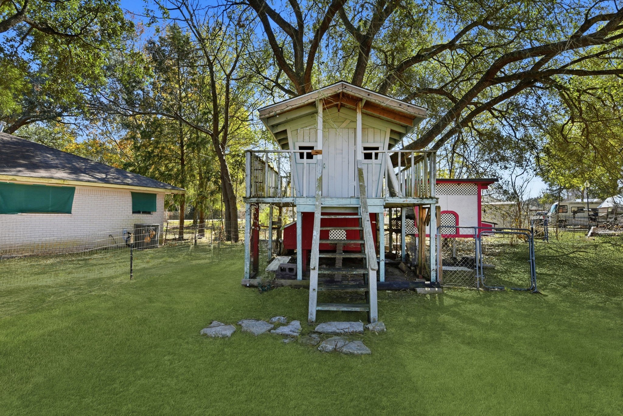 11902 Dover Street Property Photo 16
