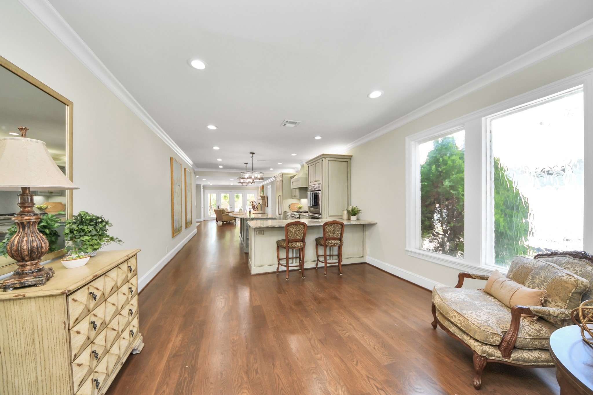 1114 W Cottage Street Property Photo 6