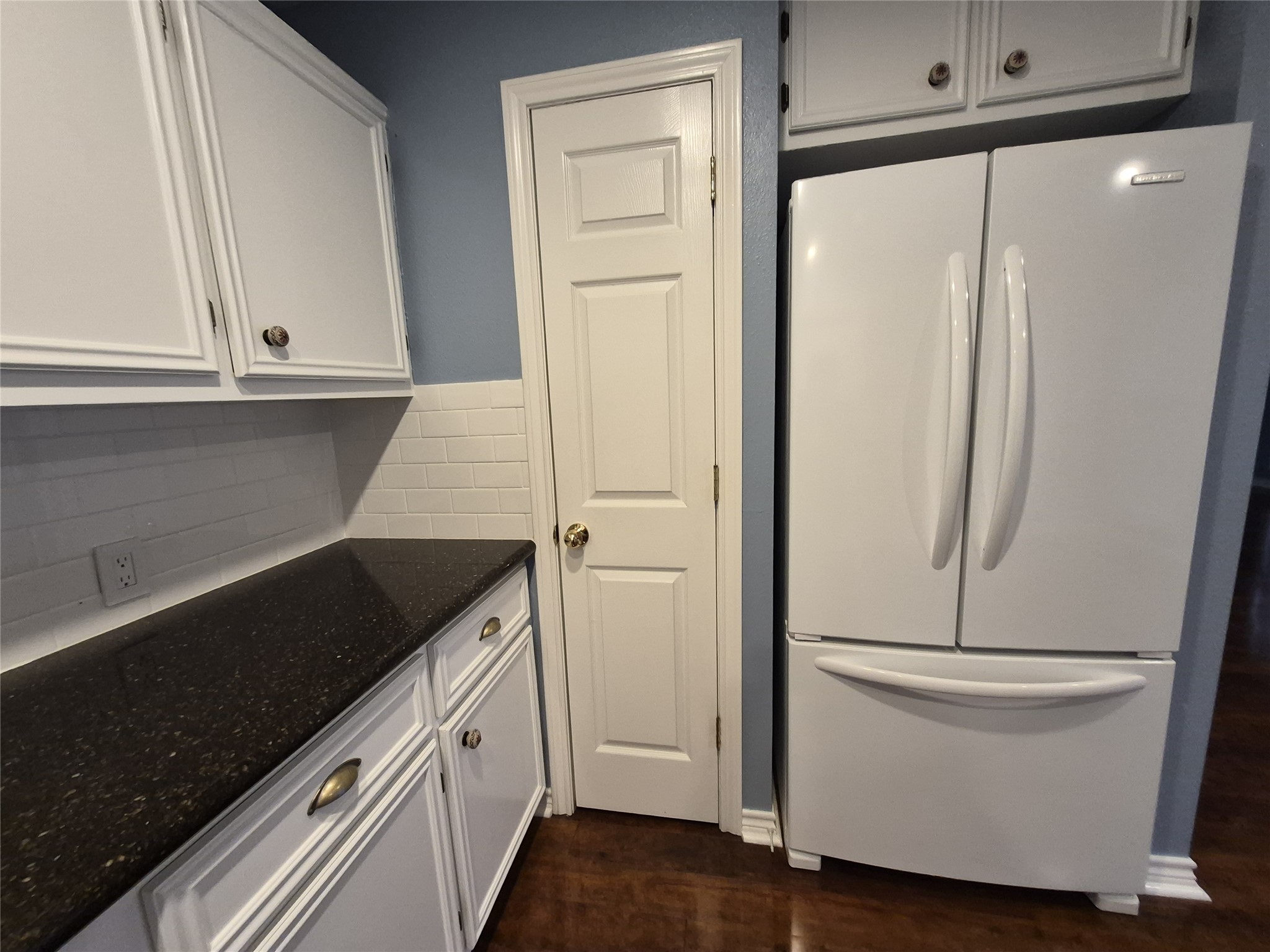 330 Holiday Lane Property Photo 14