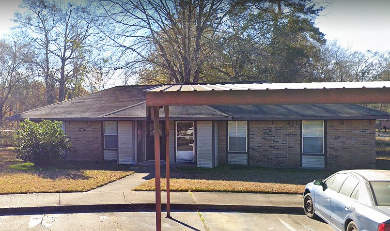 1203 E 5th Avenue Property Photo 3