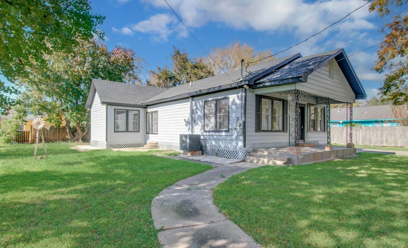 404 Sinclair Street Property Photo