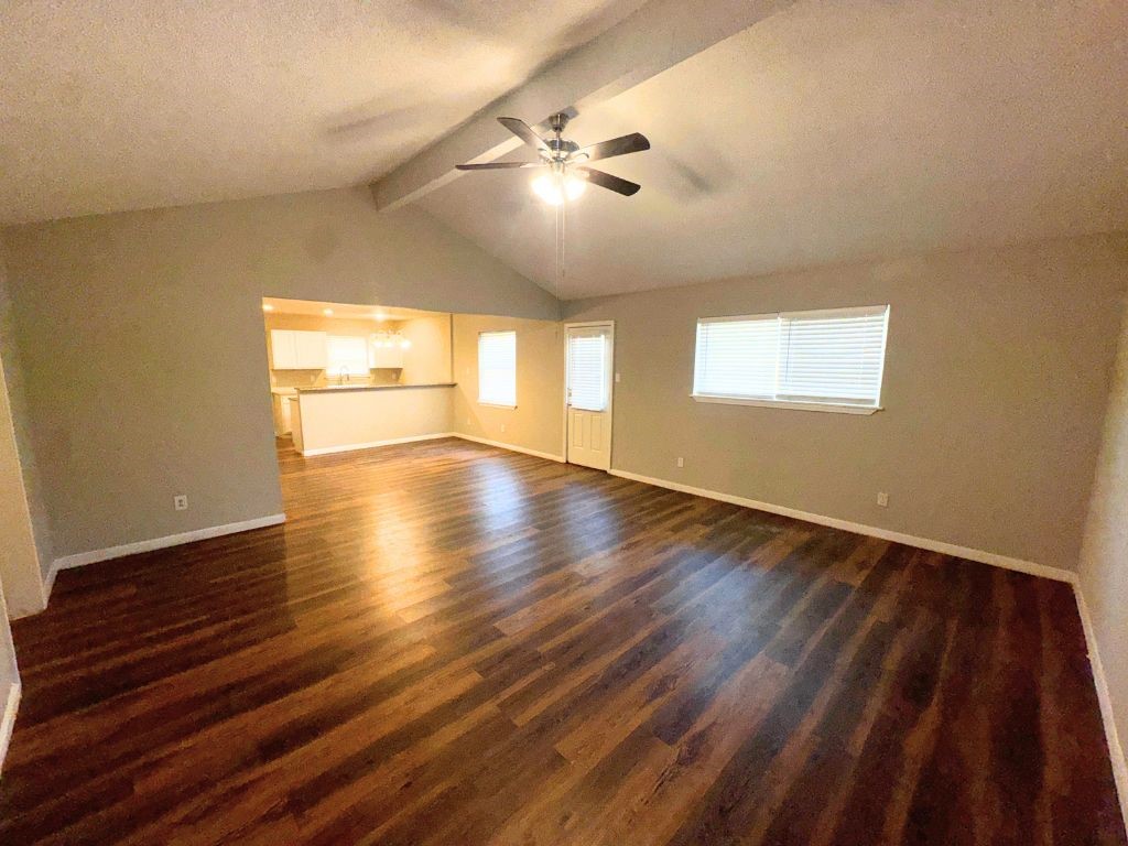 723 Cherry Valley Drive Property Photo 4