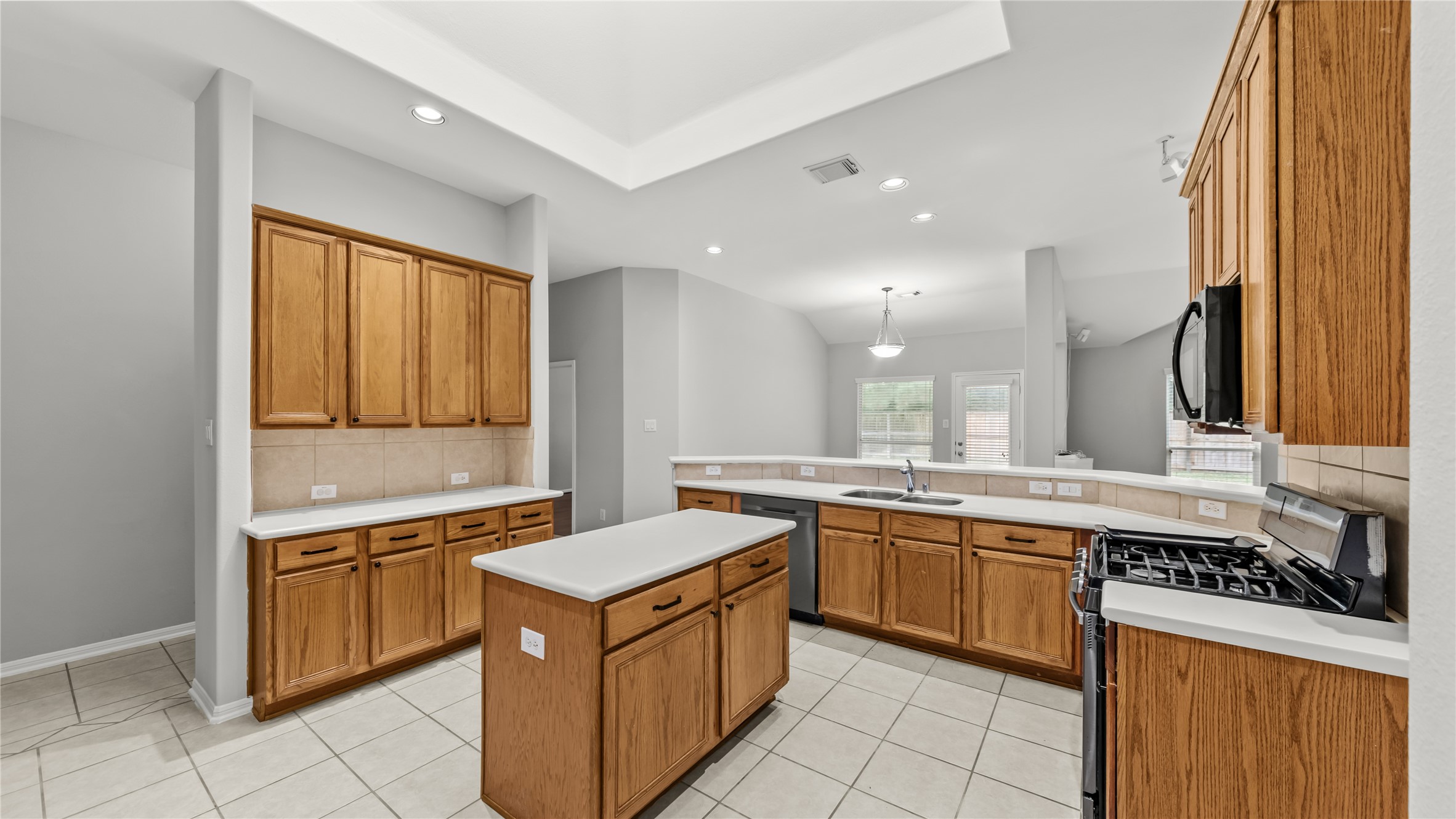 1207 Walston Ridge Drive Property Photo 12