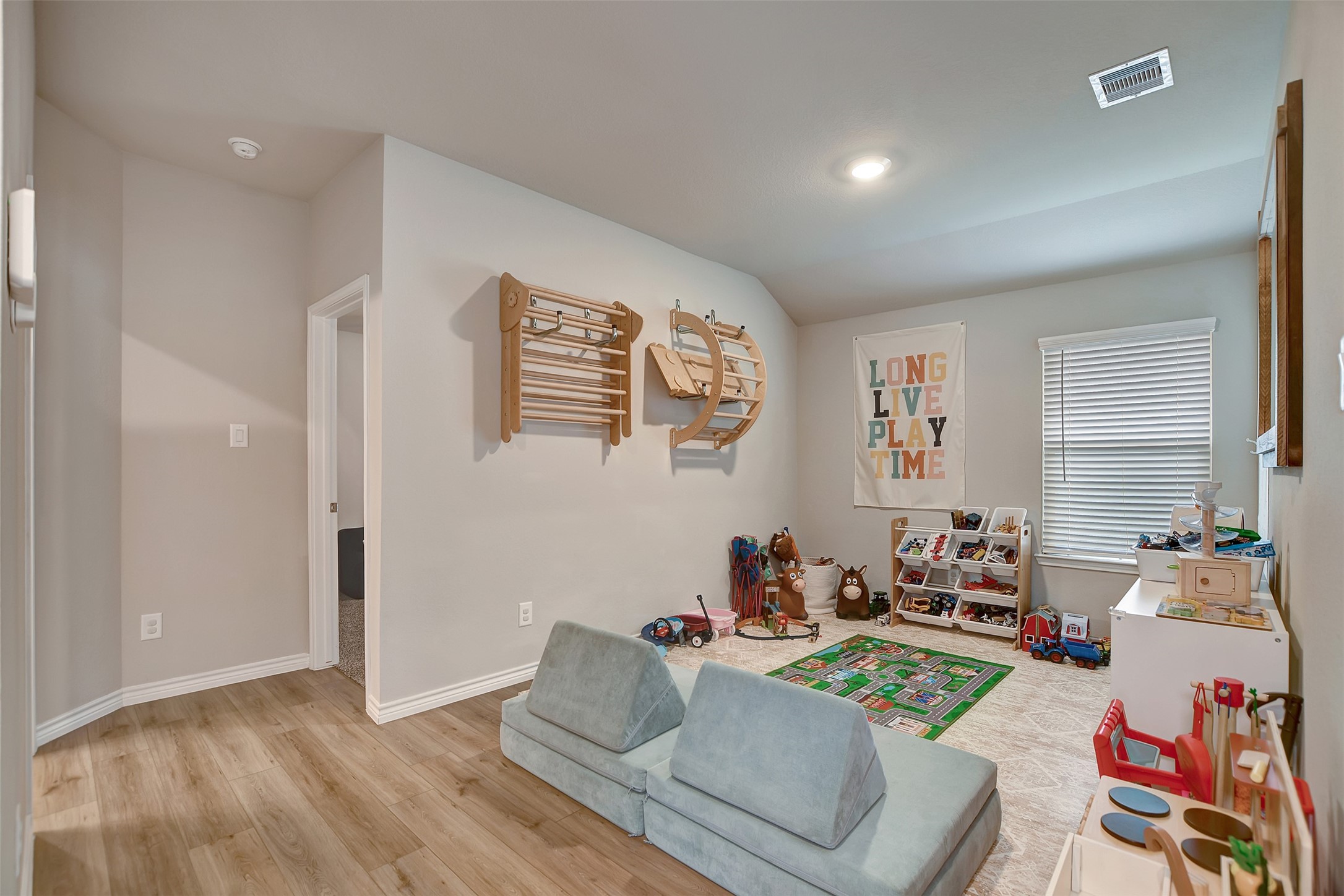 1011 Davy Street Property Photo 5