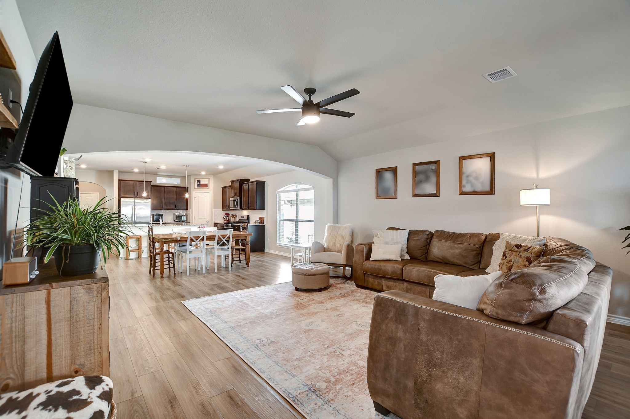 1011 Davy Street Property Photo 7