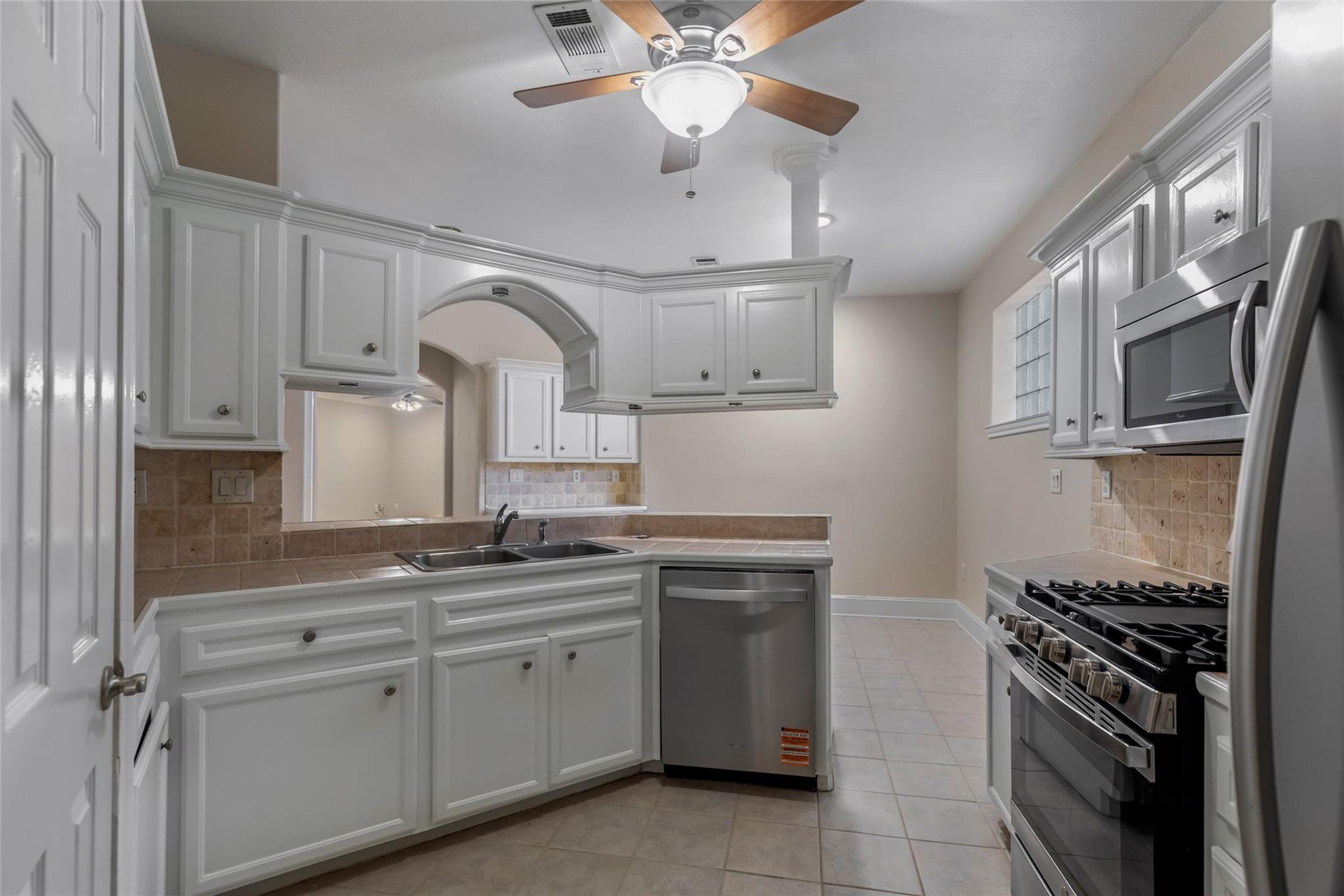 108 Harbour Town Circle Property Photo 23