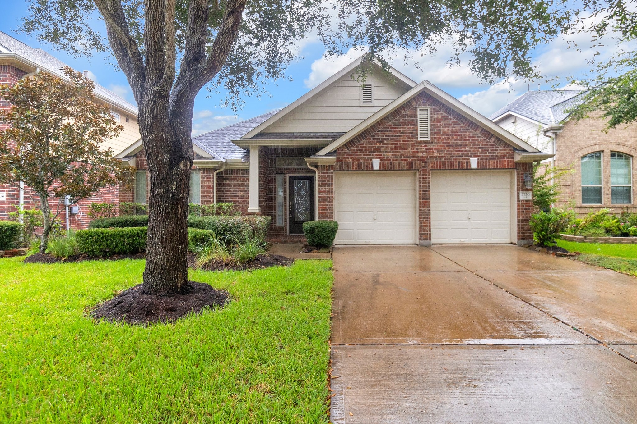 5730 Slate Valley Court Property Photo 2