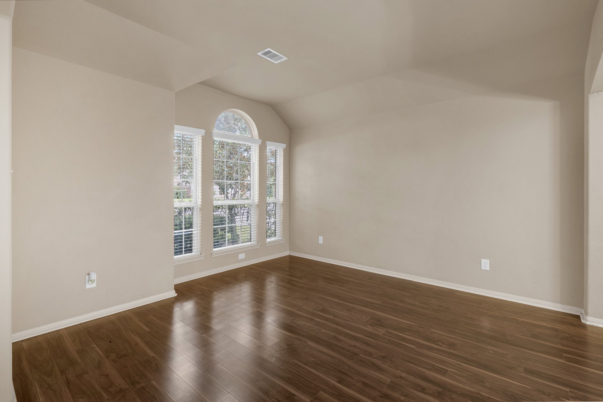 5730 Slate Valley Court Property Photo 4