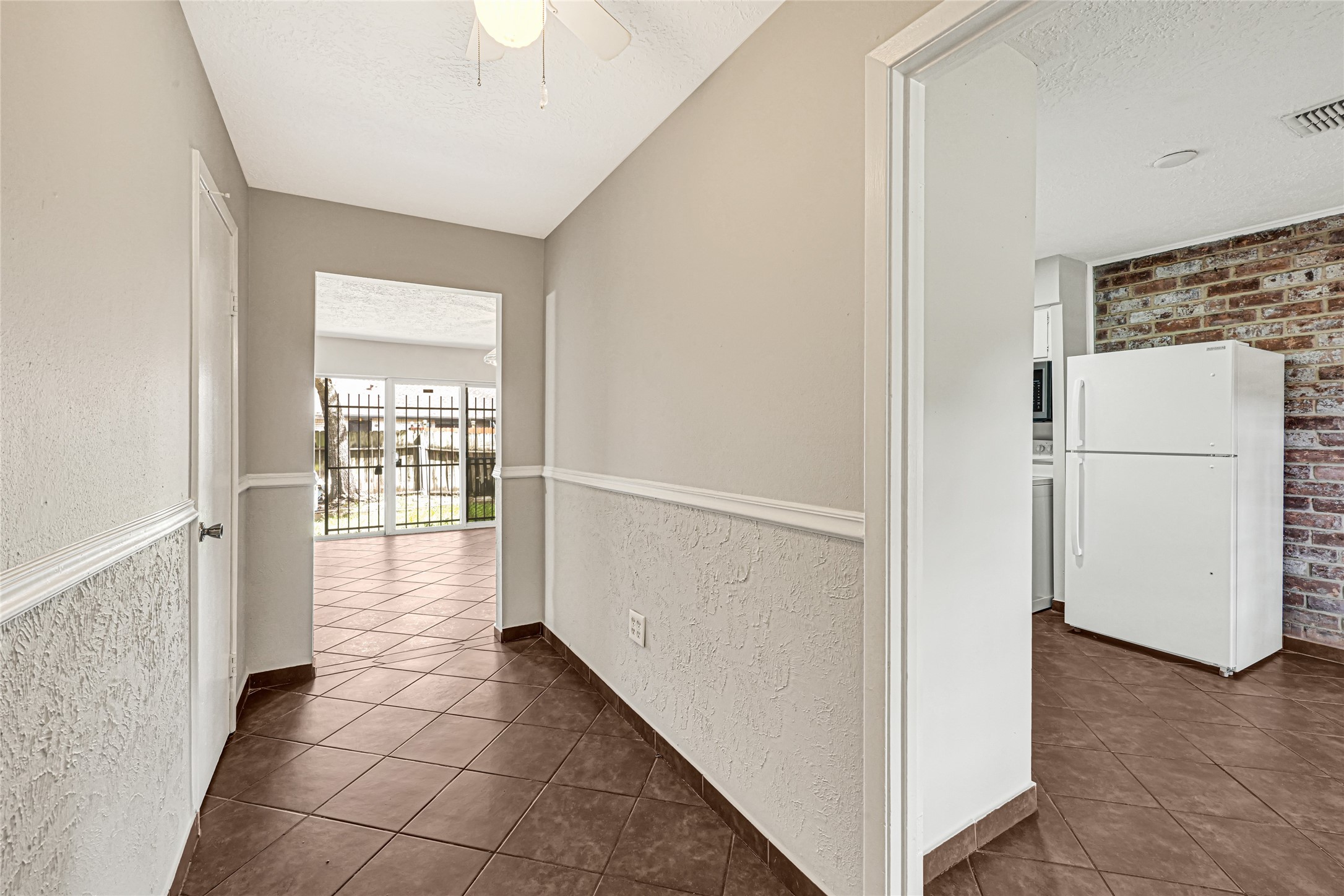 7064 Jetty Lane Property Photo 4