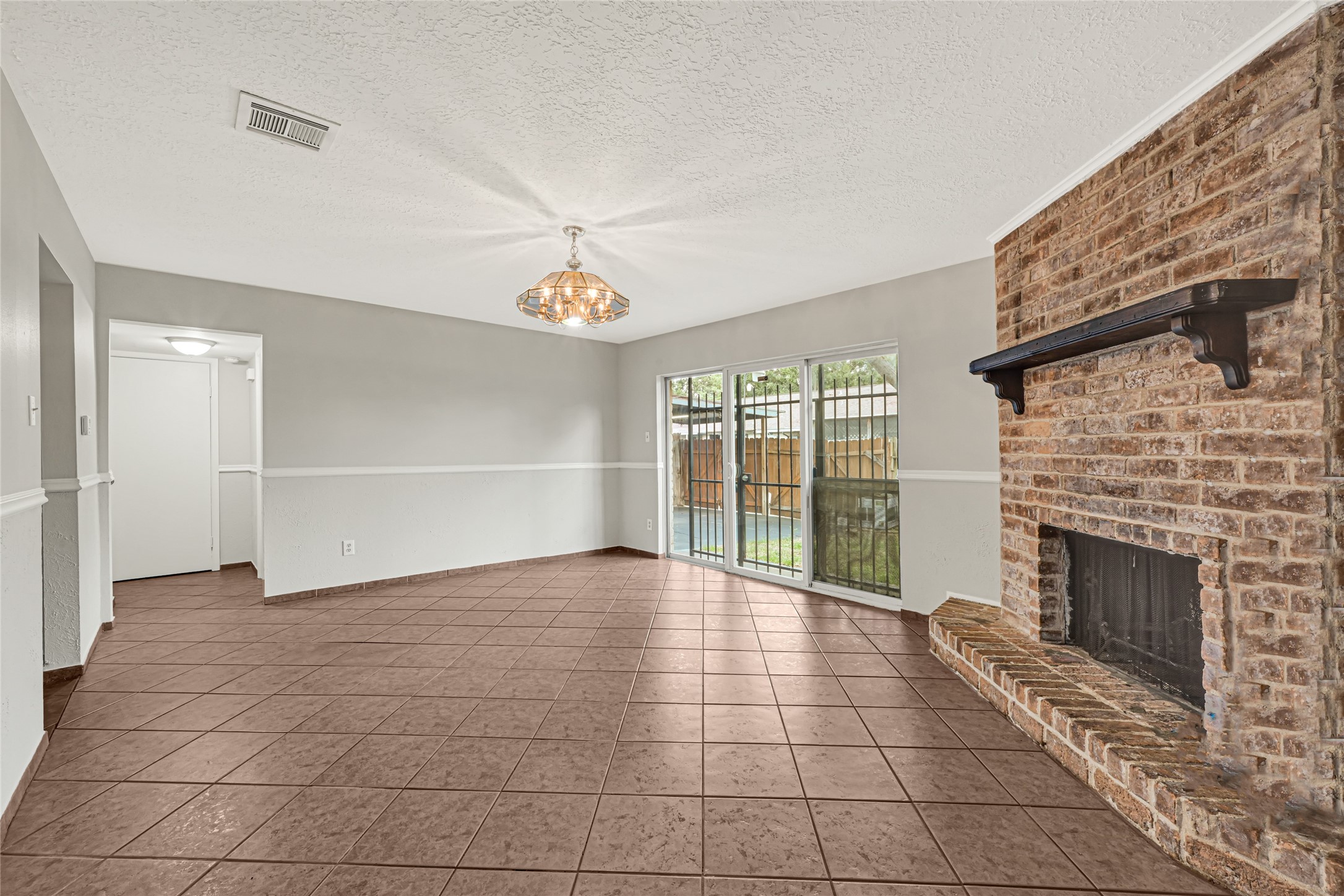 7064 Jetty Lane Property Photo 8