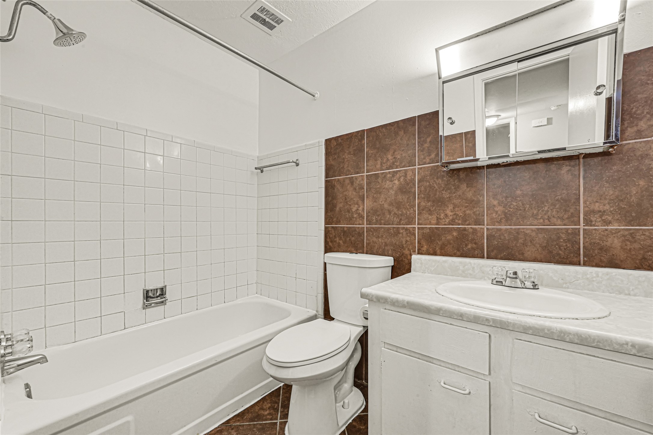 7064 Jetty Lane Property Photo 14