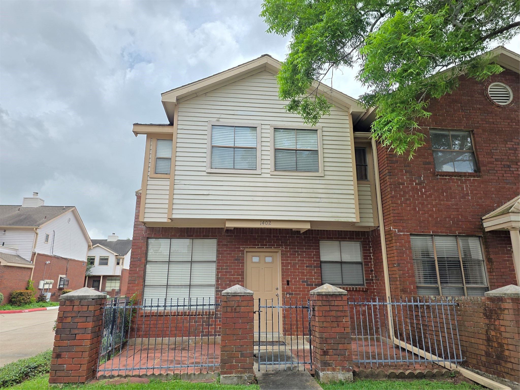 1103 Dulles Avenue 1402 Property Photo 4