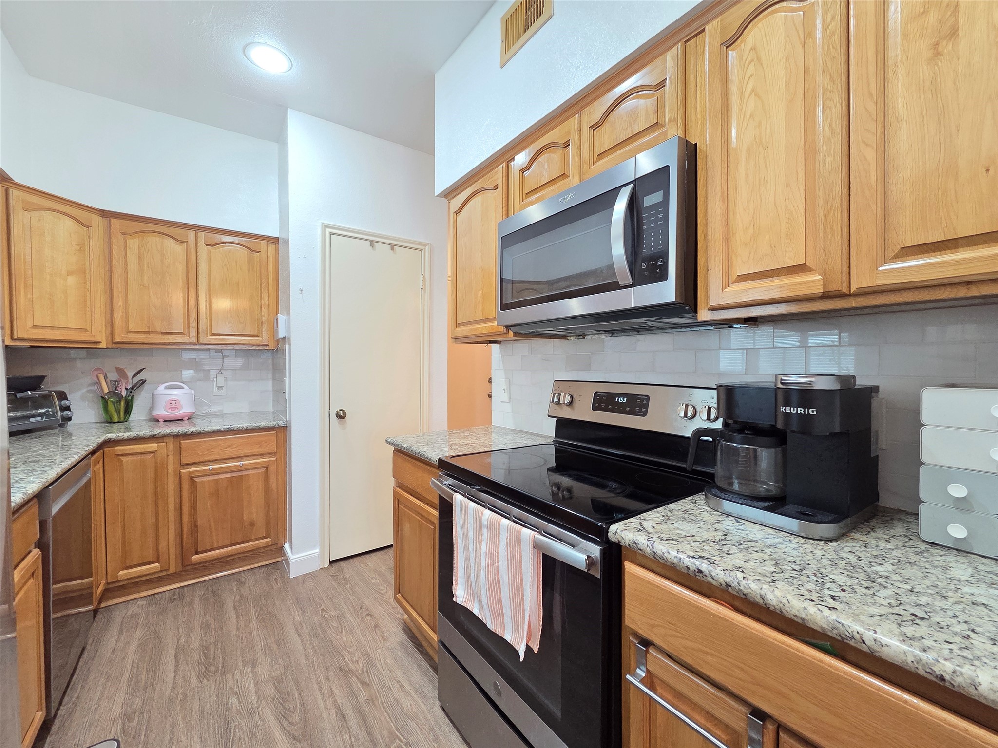 1103 Dulles Avenue 1402 Property Photo 16