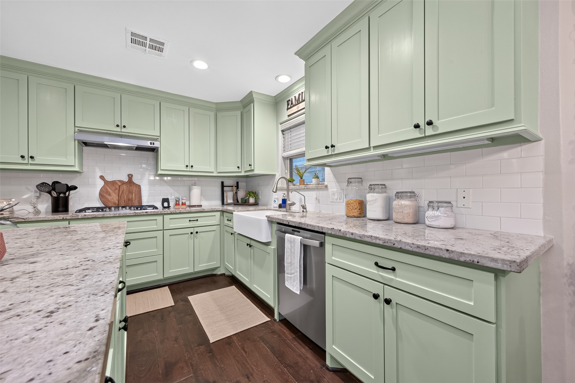 746 Stone Mountain Drive Property Photo 8