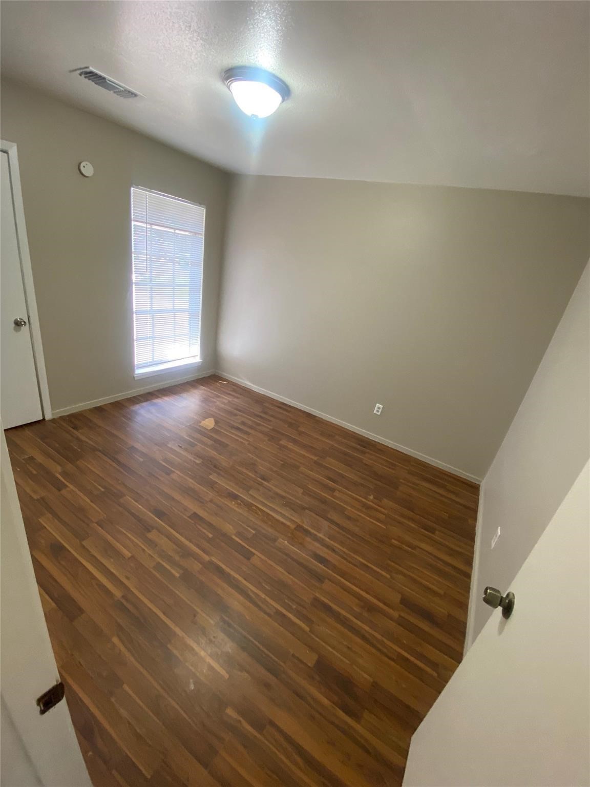 5814 Mackinaw Rd Property Photo 2
