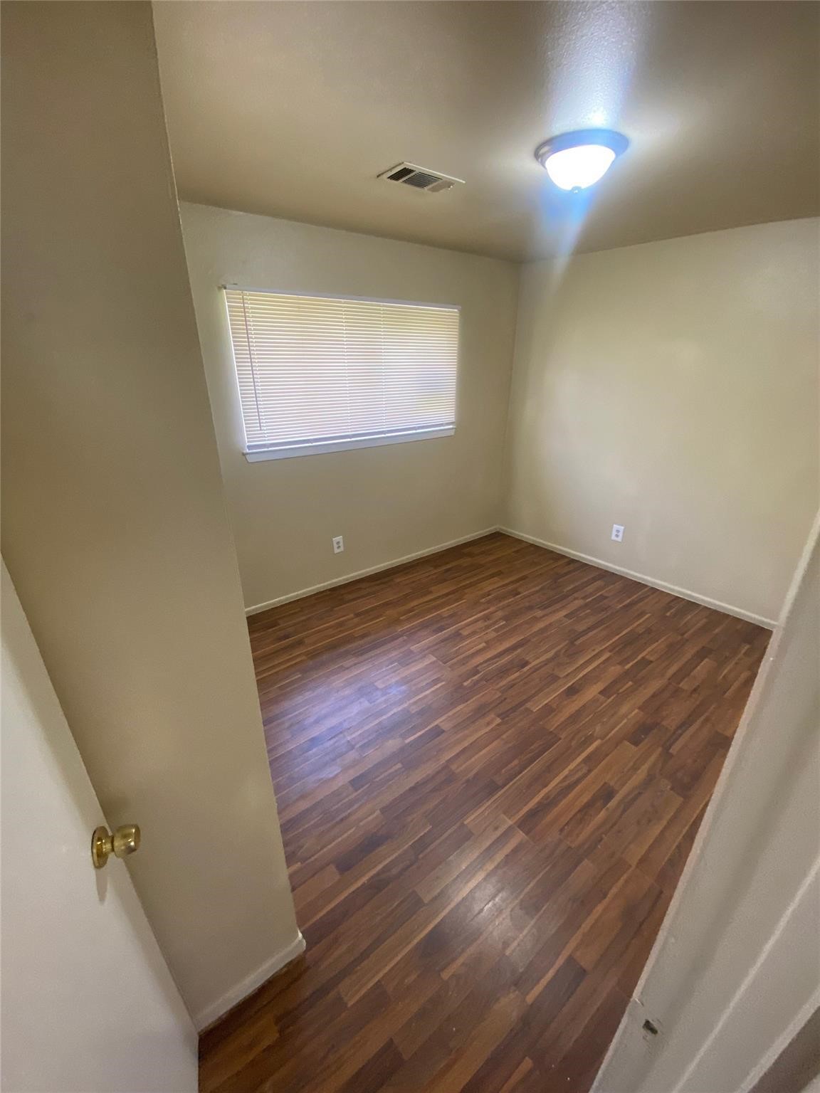 5814 Mackinaw Rd Property Photo 8