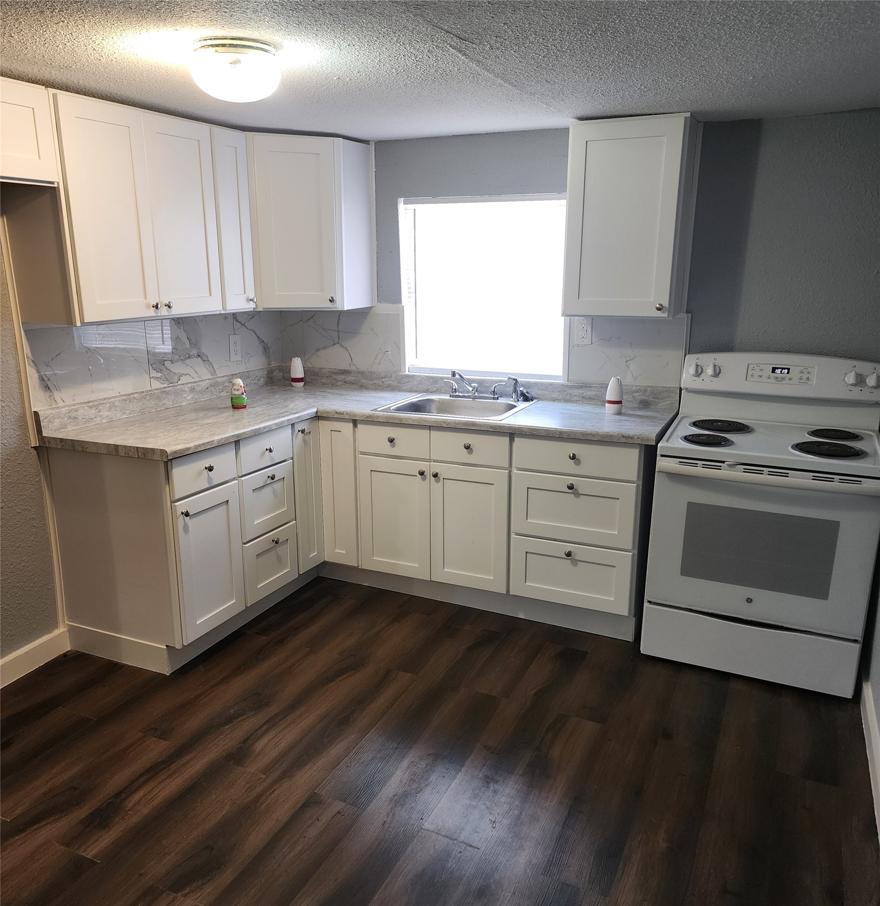 211 Avenue B 1/2 Property Photo 3