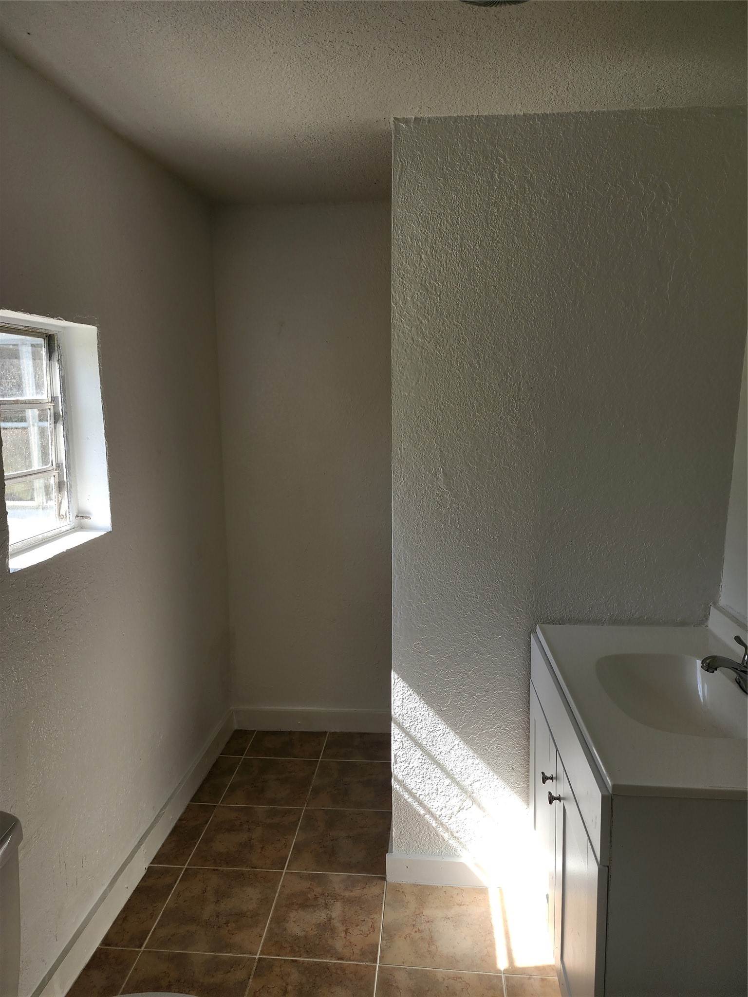 211 Avenue B 1/2 Property Photo 7
