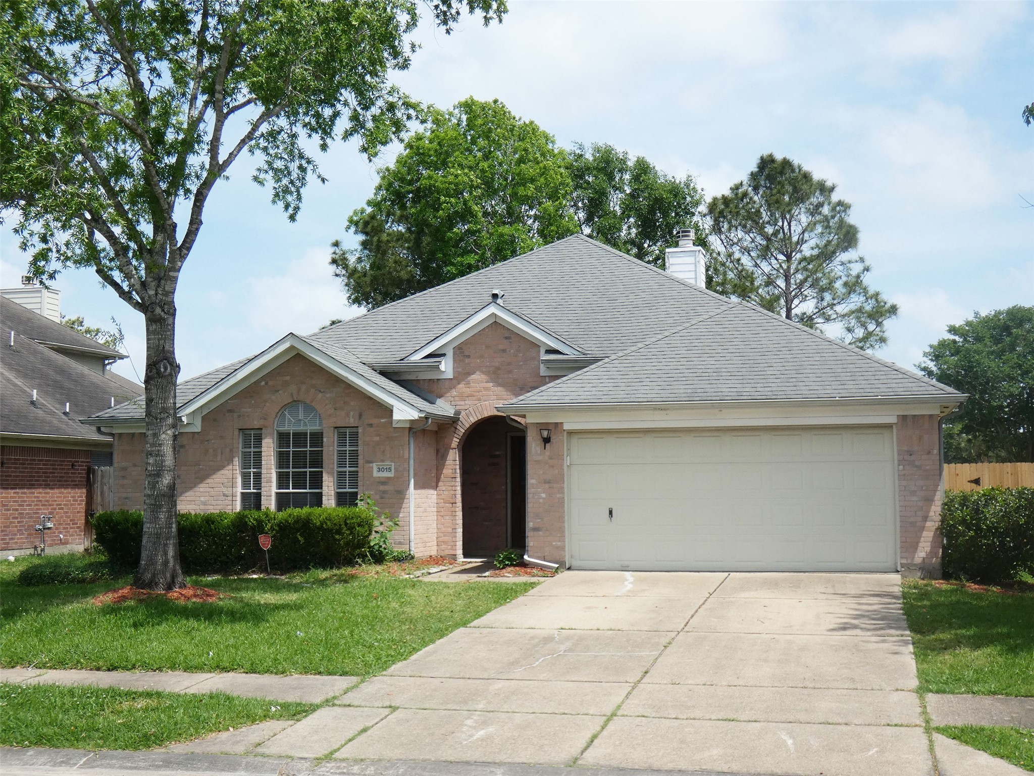 3015 Davey Oaks Street Property Photo