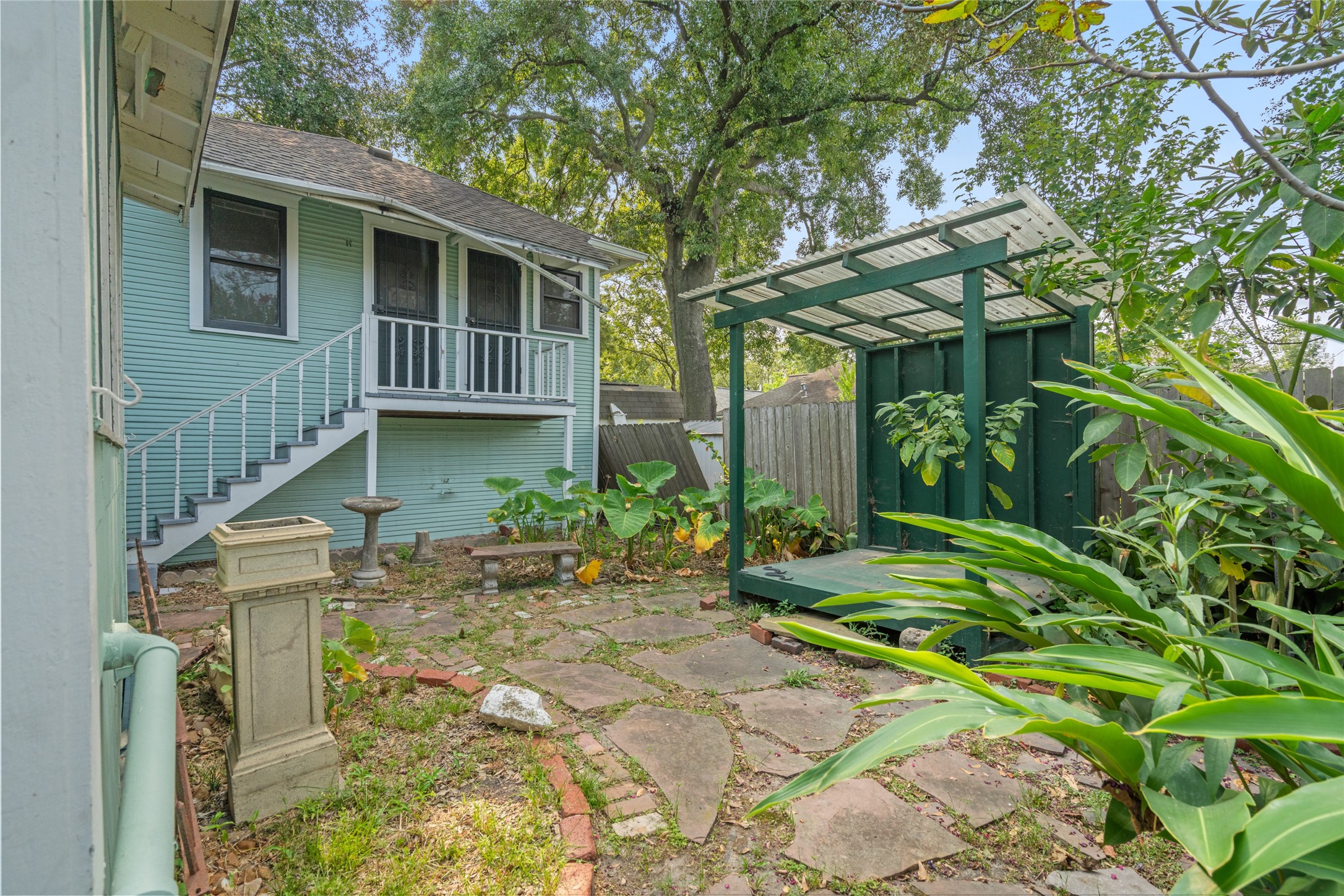 118 Alma Street Property Photo 33