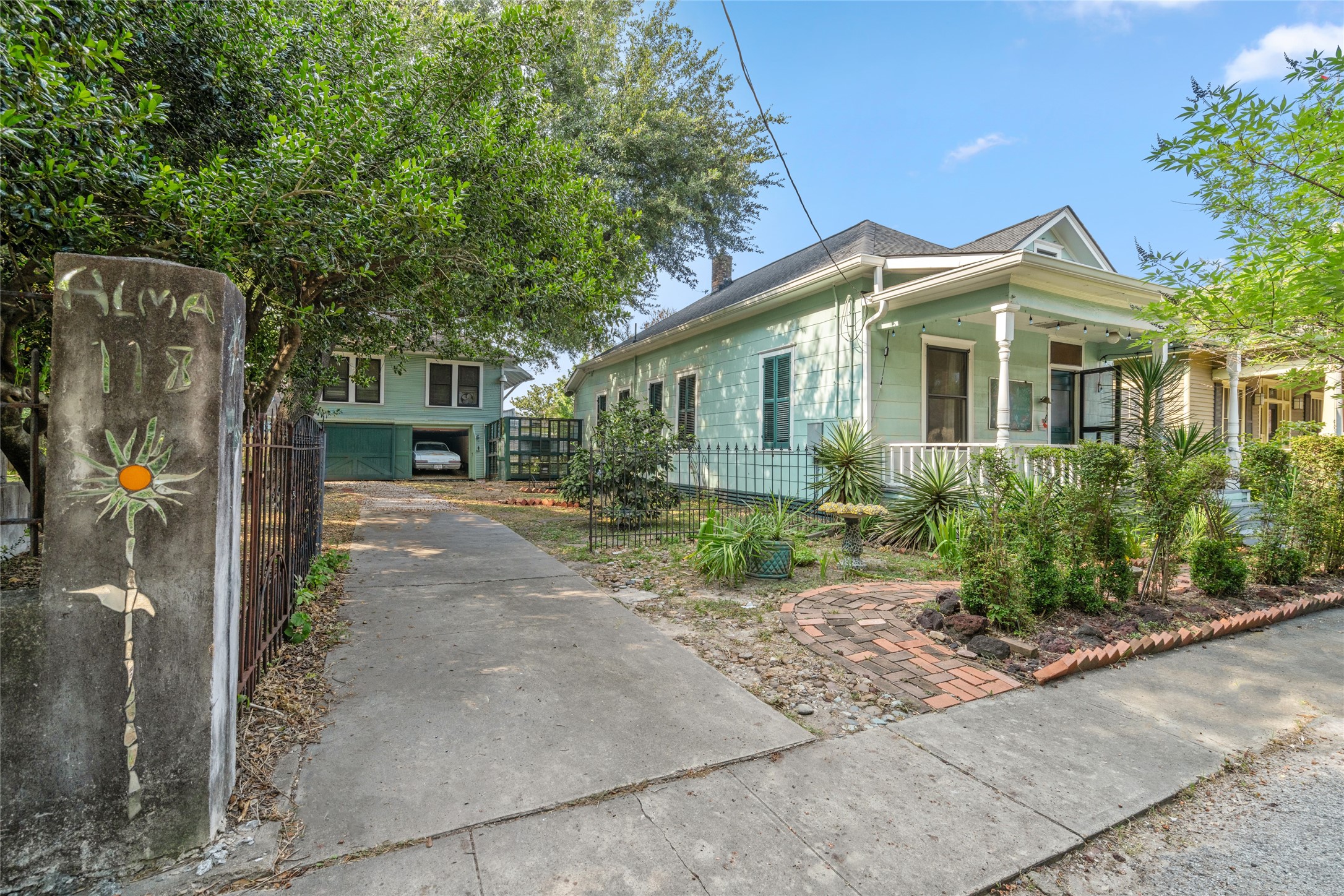 118 Alma Street Property Photo 35