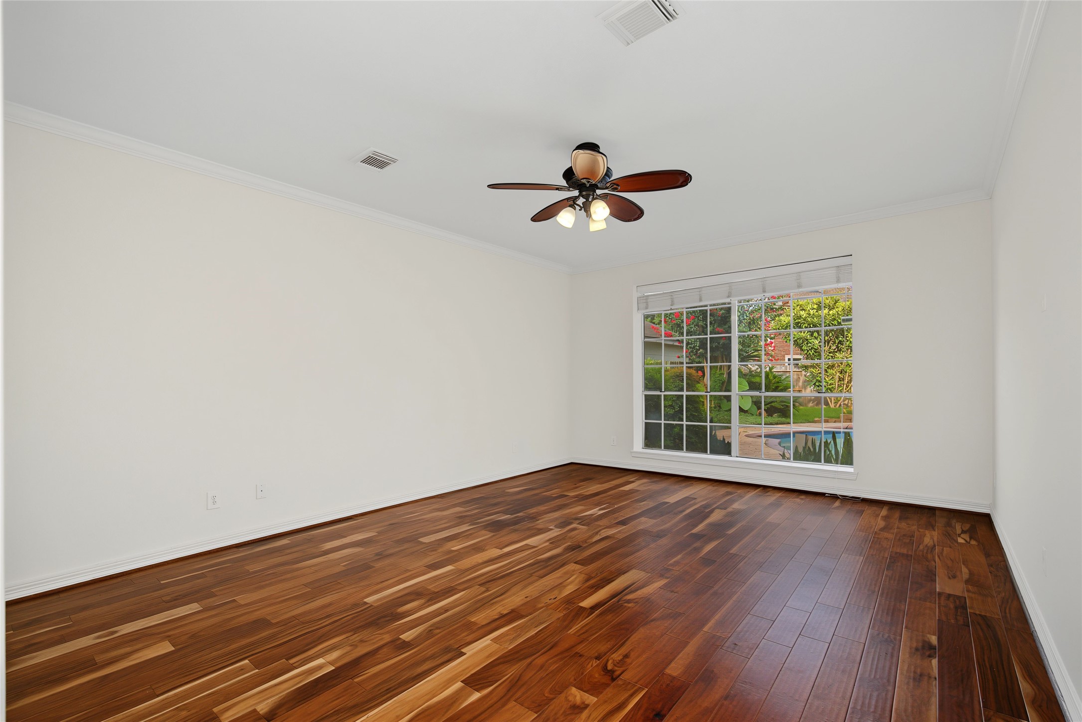 4802 Yorkshire Street Property Photo 24
