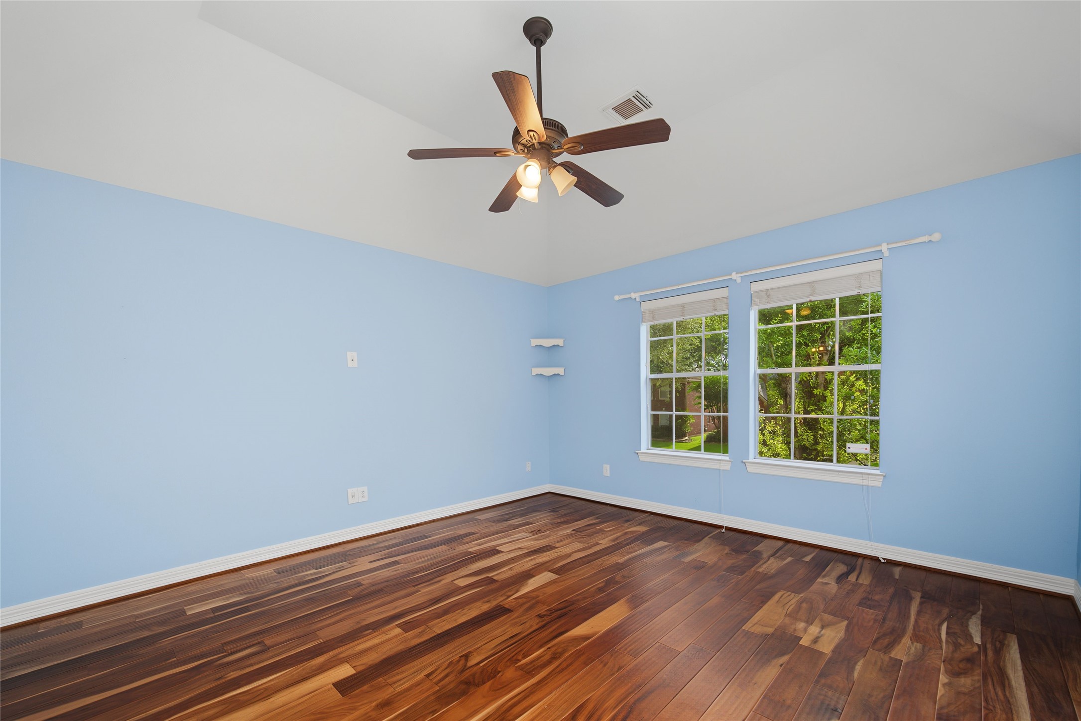 4802 Yorkshire Street Property Photo 36