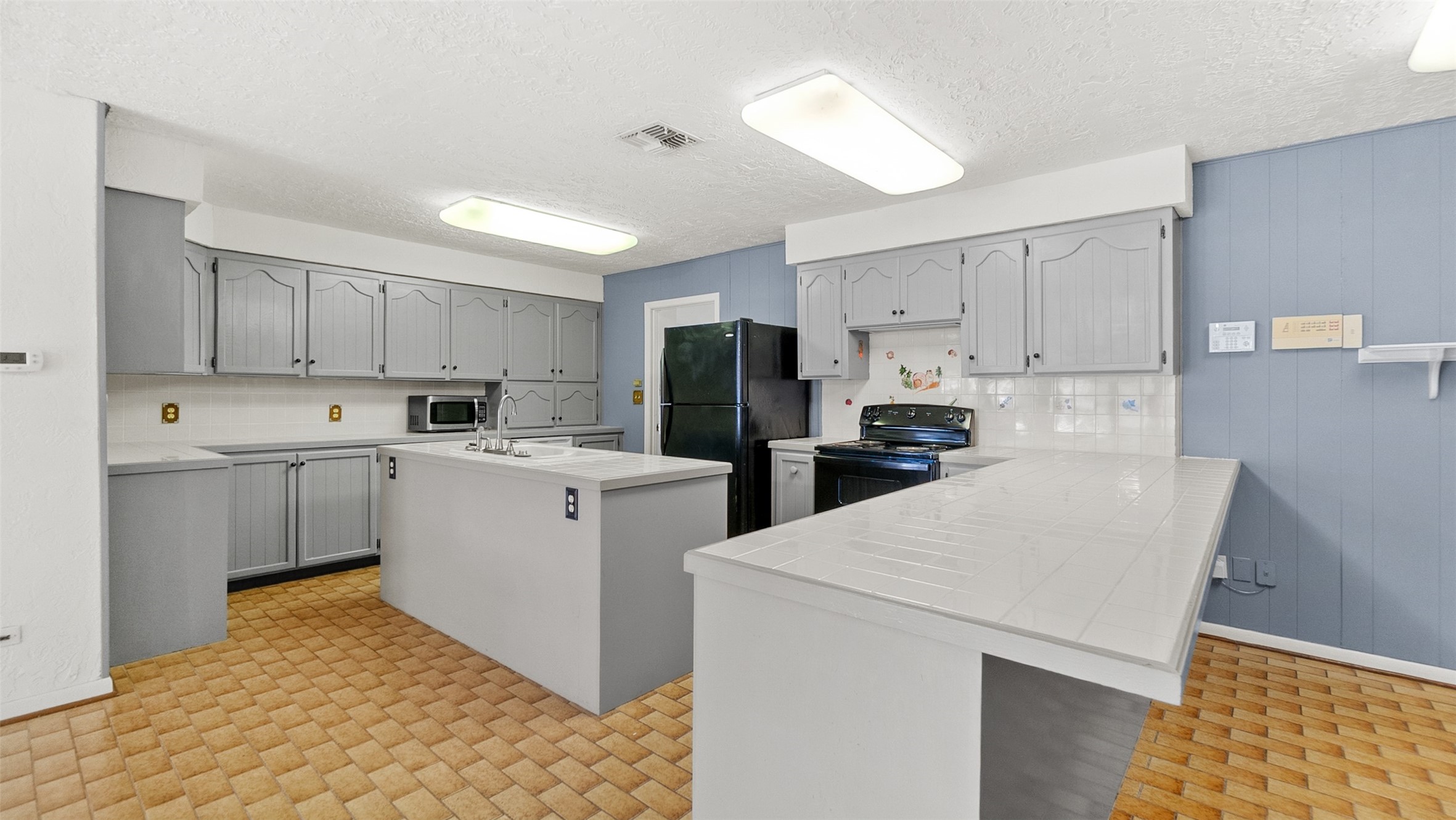 3412 Fairway Drive Property Photo 4