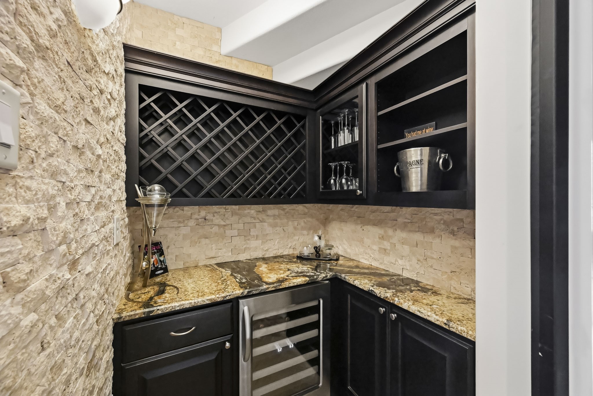 2 Turin Turn Drive Property Photo 14