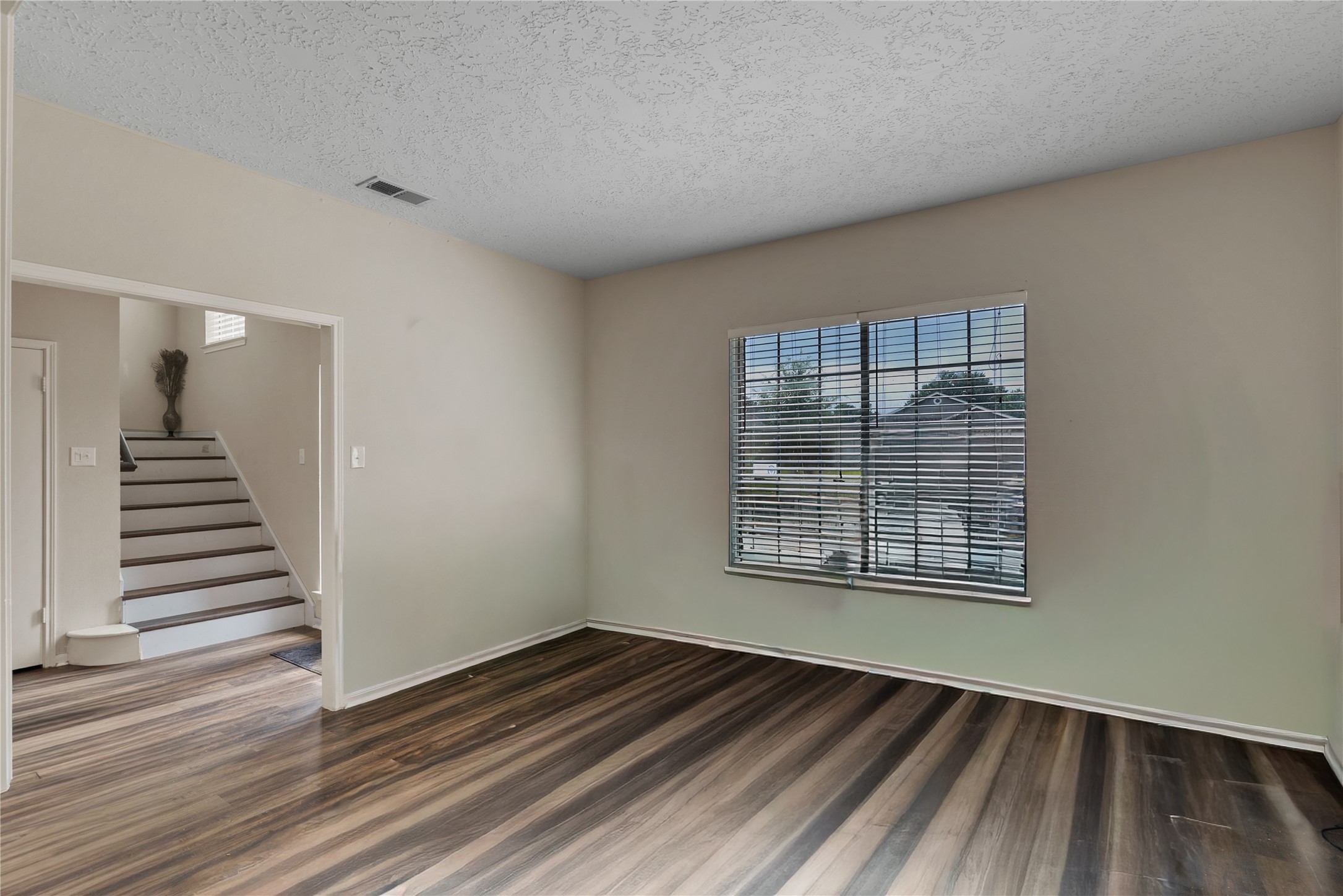 22510 Rangeview Drive Property Photo 10