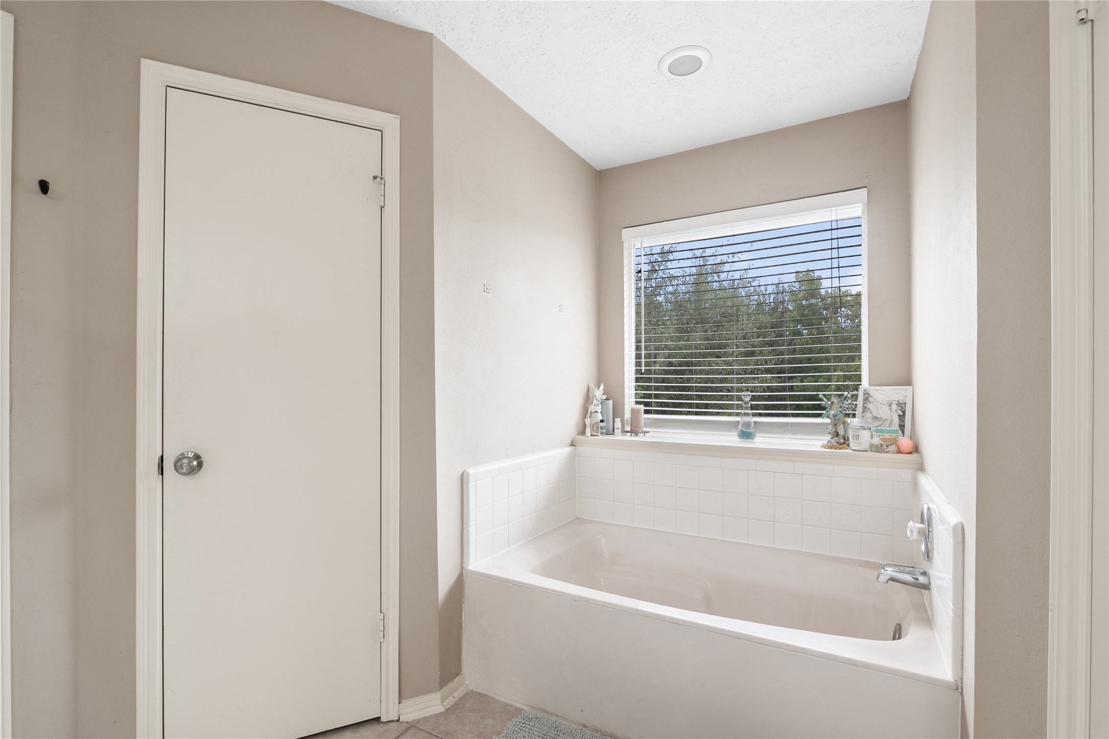 22510 Rangeview Drive Property Photo 24