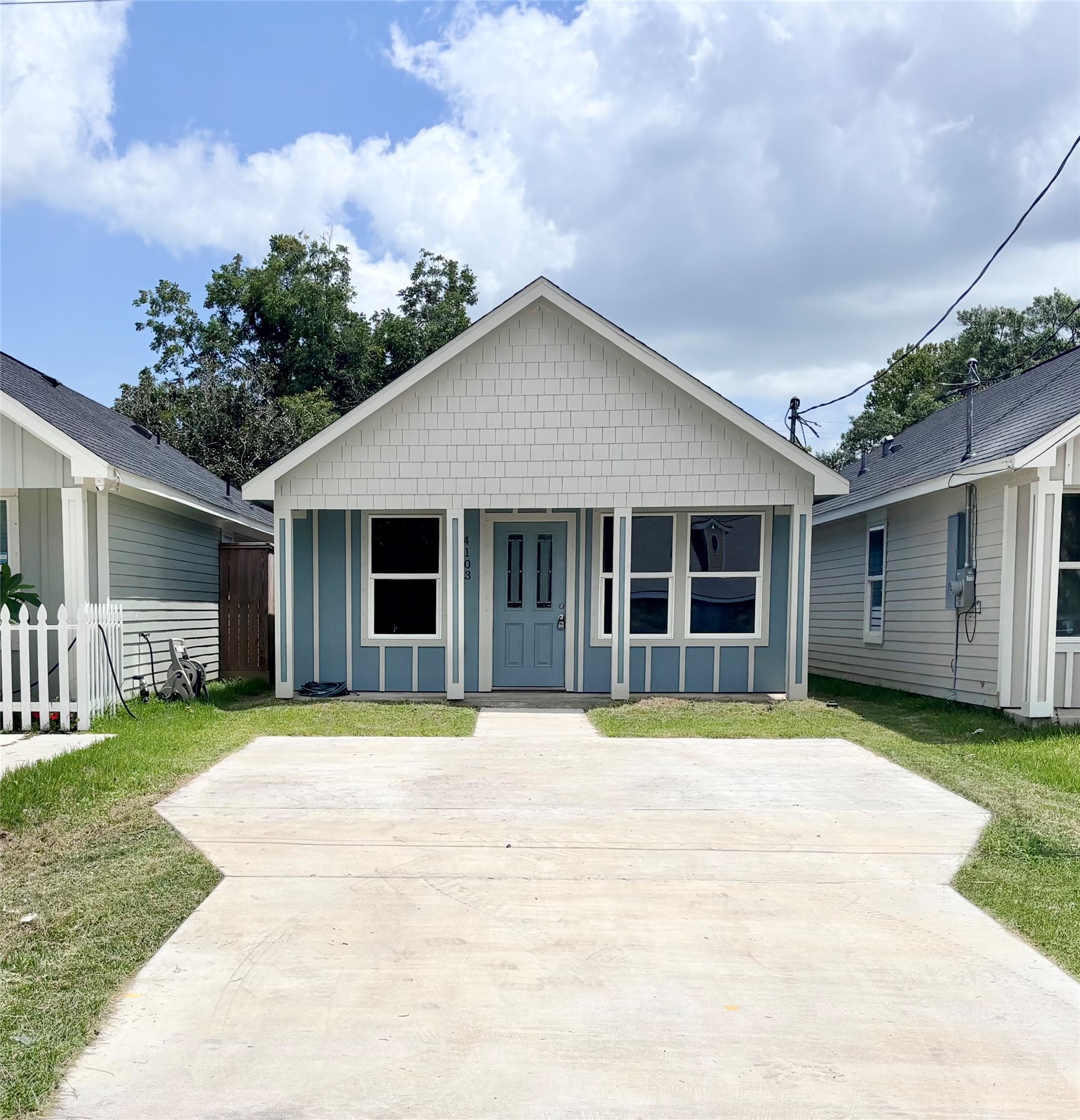 4103 Coon St Property Photo 1