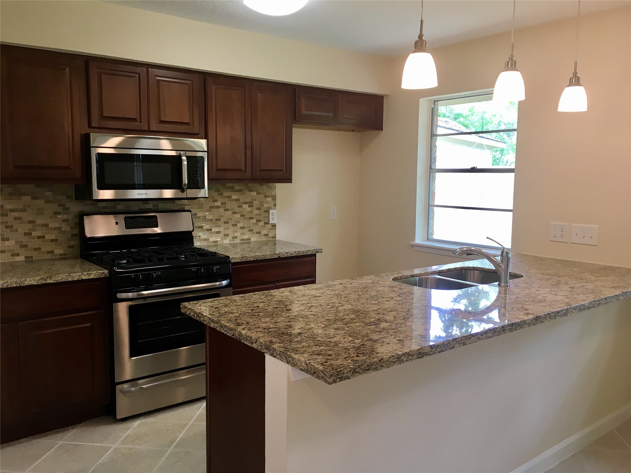 5115 Tashkent Drive Property Photo 4