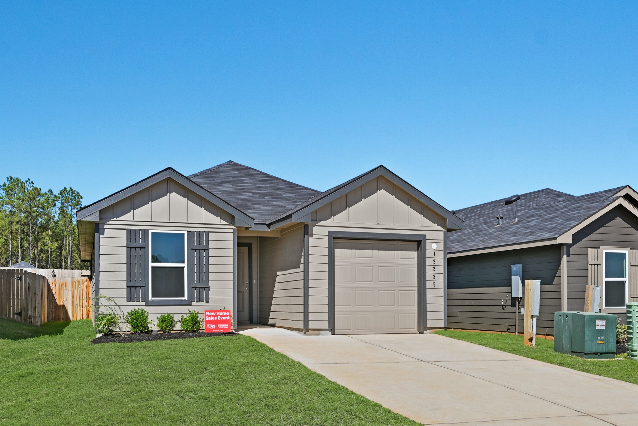 12235 Mccrorey Castles Pass Property Photo 1