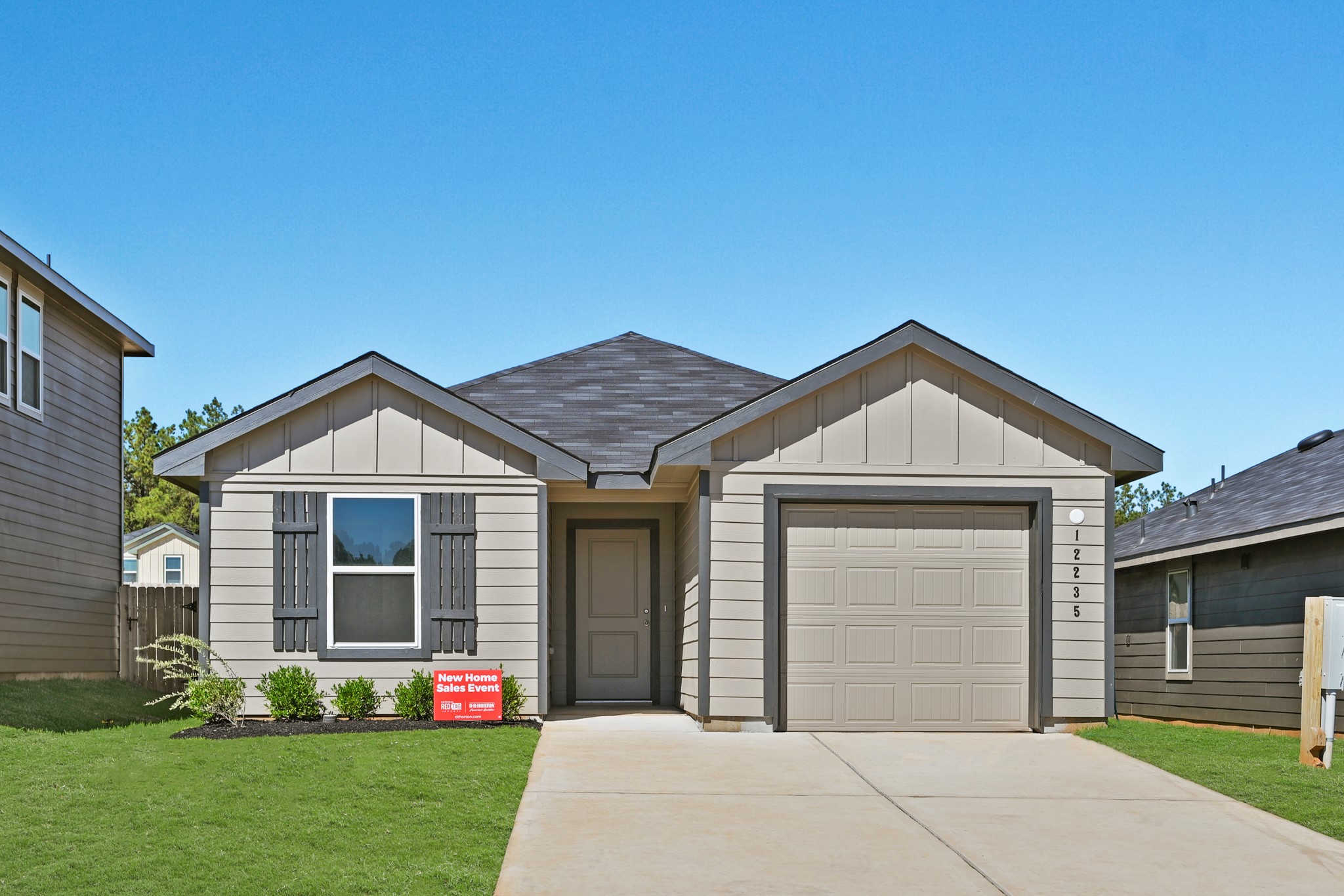 12235 Mccrorey Castles Pass Property Photo 2