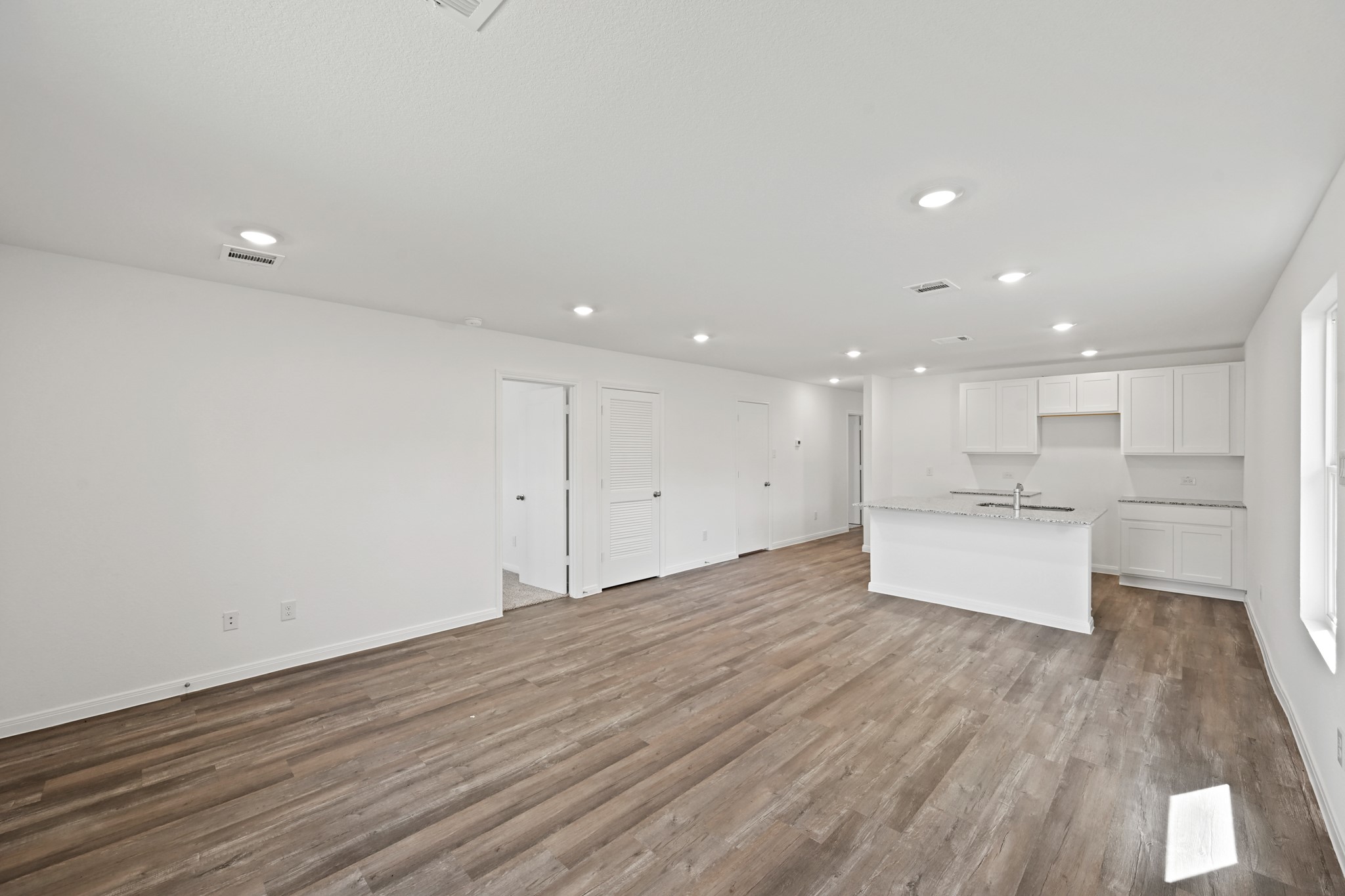 12235 Mccrorey Castles Pass Property Photo 9