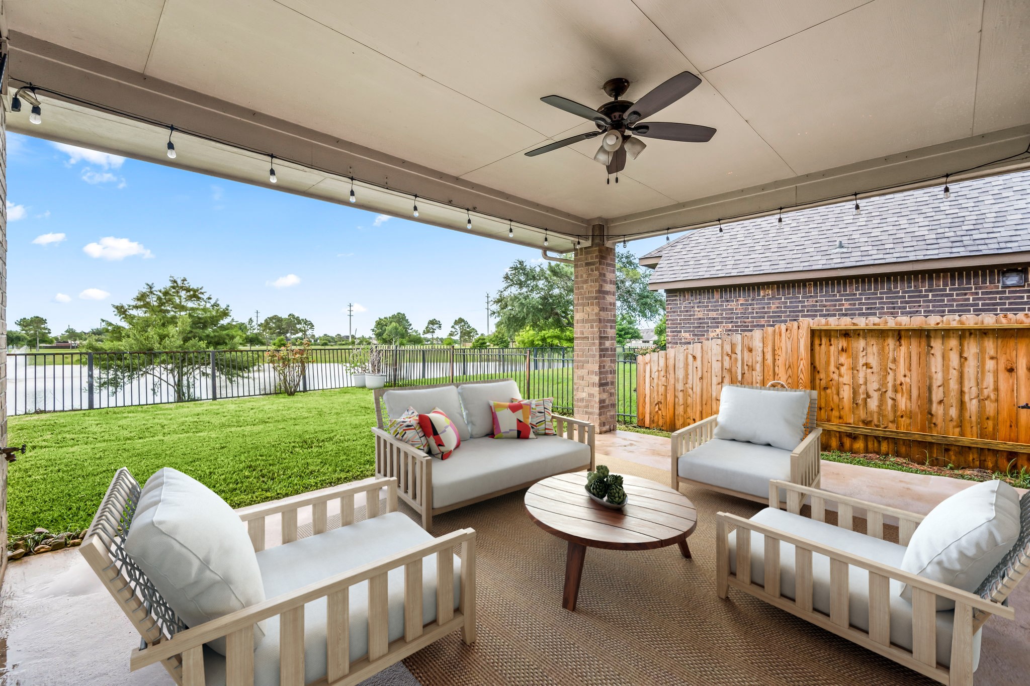 2107 Pearl Bay Court Property Photo 1