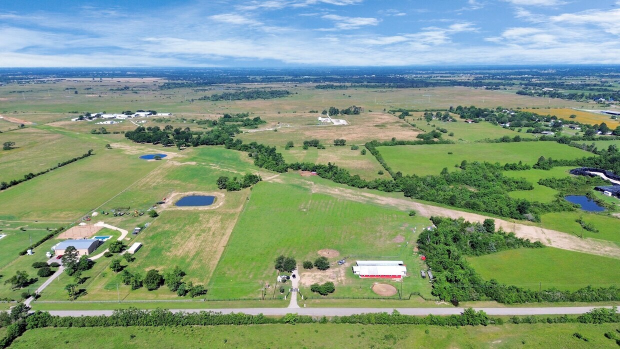 17725 Cochran Road Property Photo 2