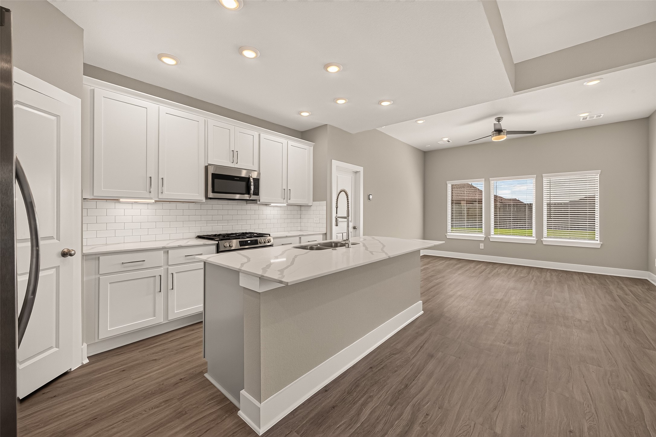 21051 Salt Rock Drive Property Photo 3