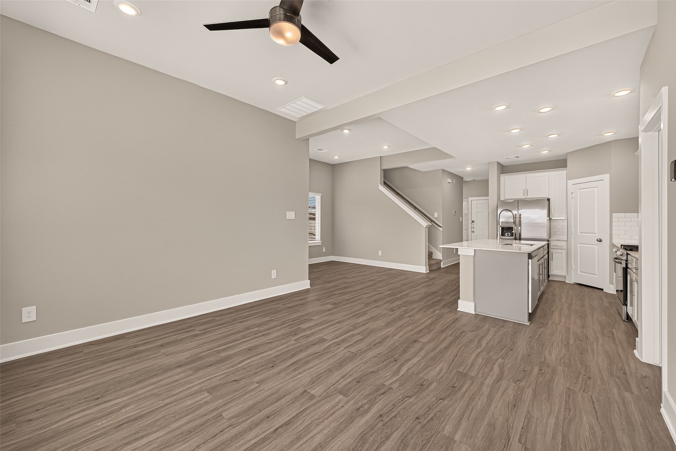 21051 Salt Rock Drive Property Photo 4
