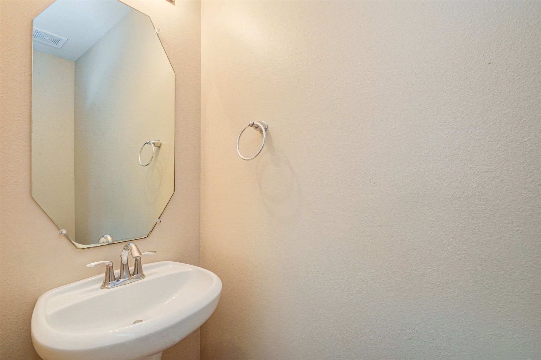 23 Fairlee Court Property Photo 5